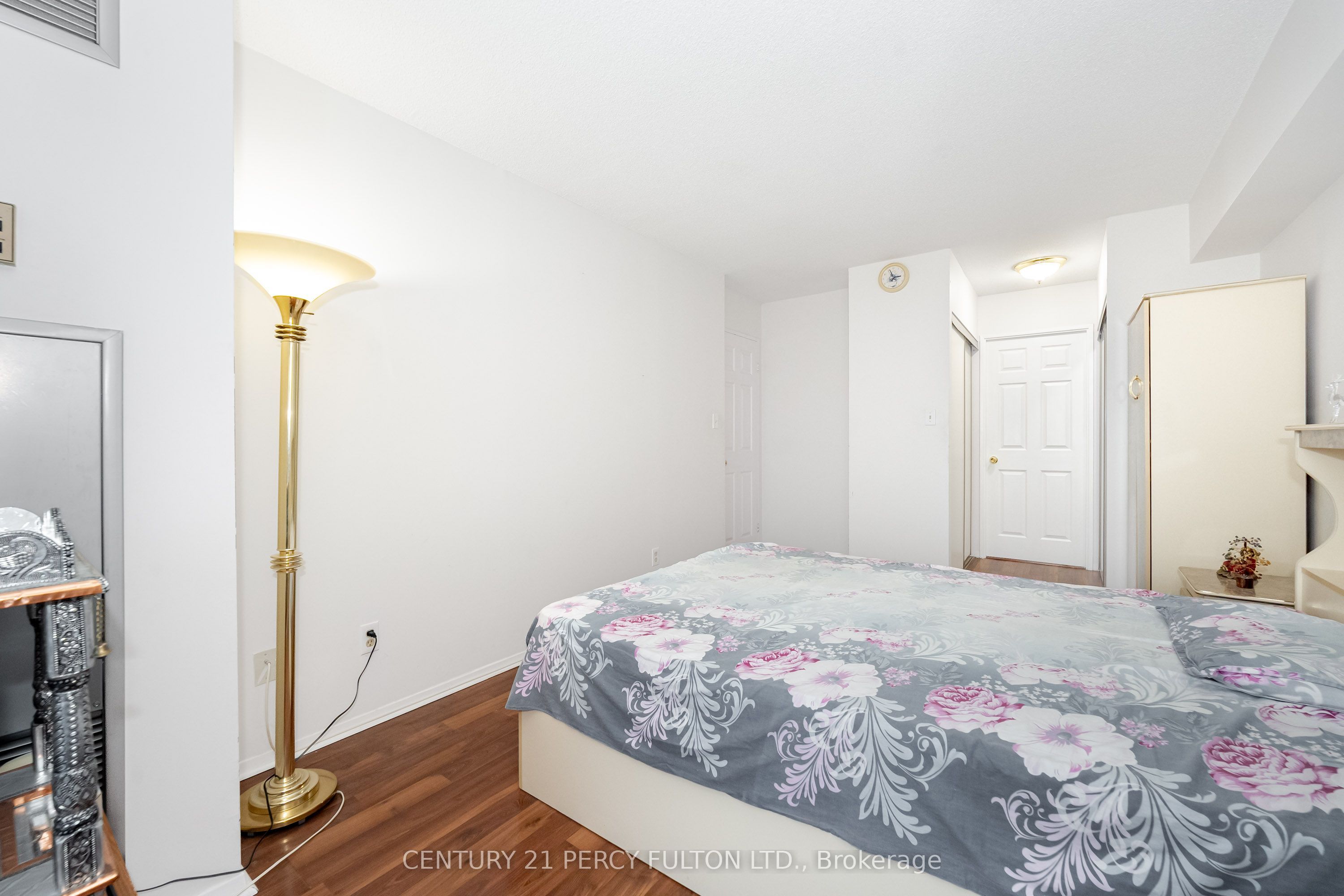 30 Thunder Grove 1008 Property Photo 17