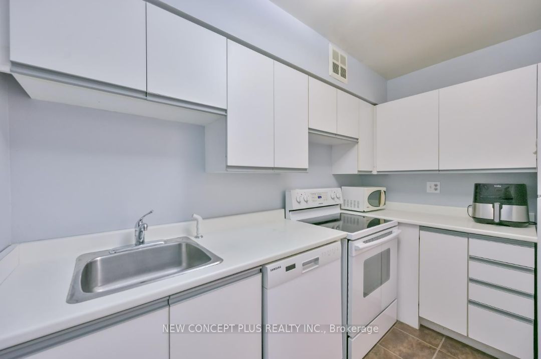 2 Westney Road N 301 Property Photo 13