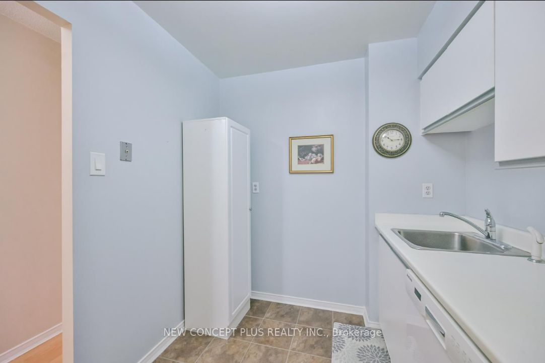 2 Westney Road N 301 Property Photo 15