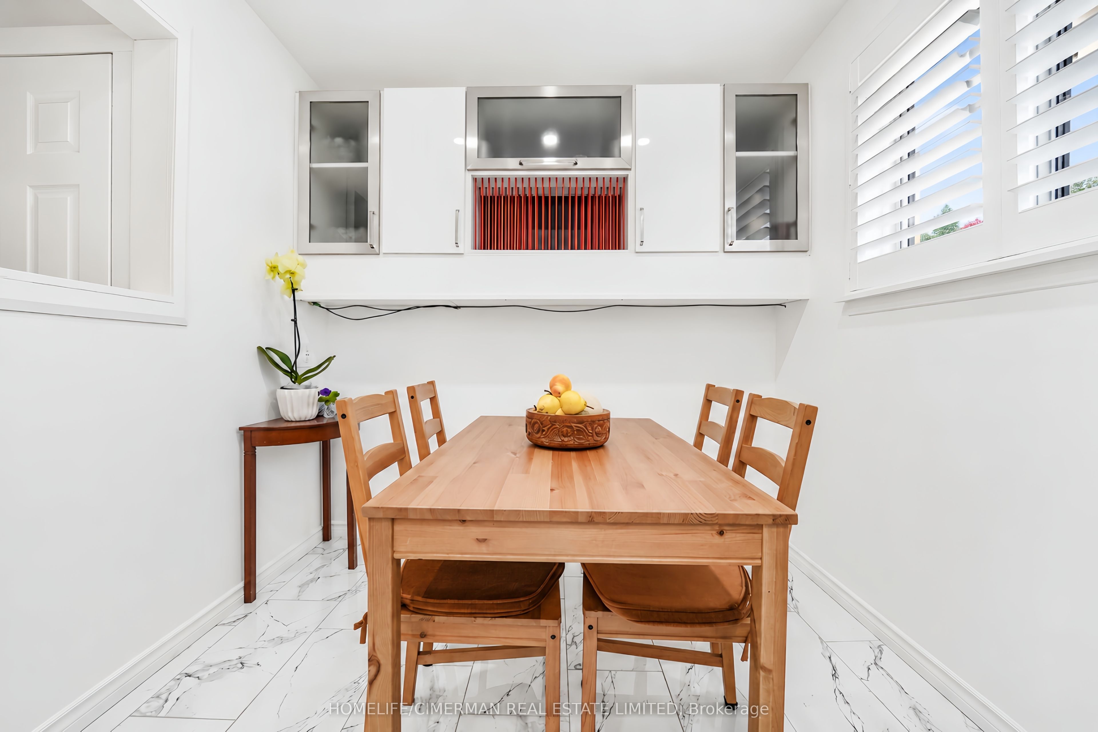 20 Lawrence Crescent Property Photo 10