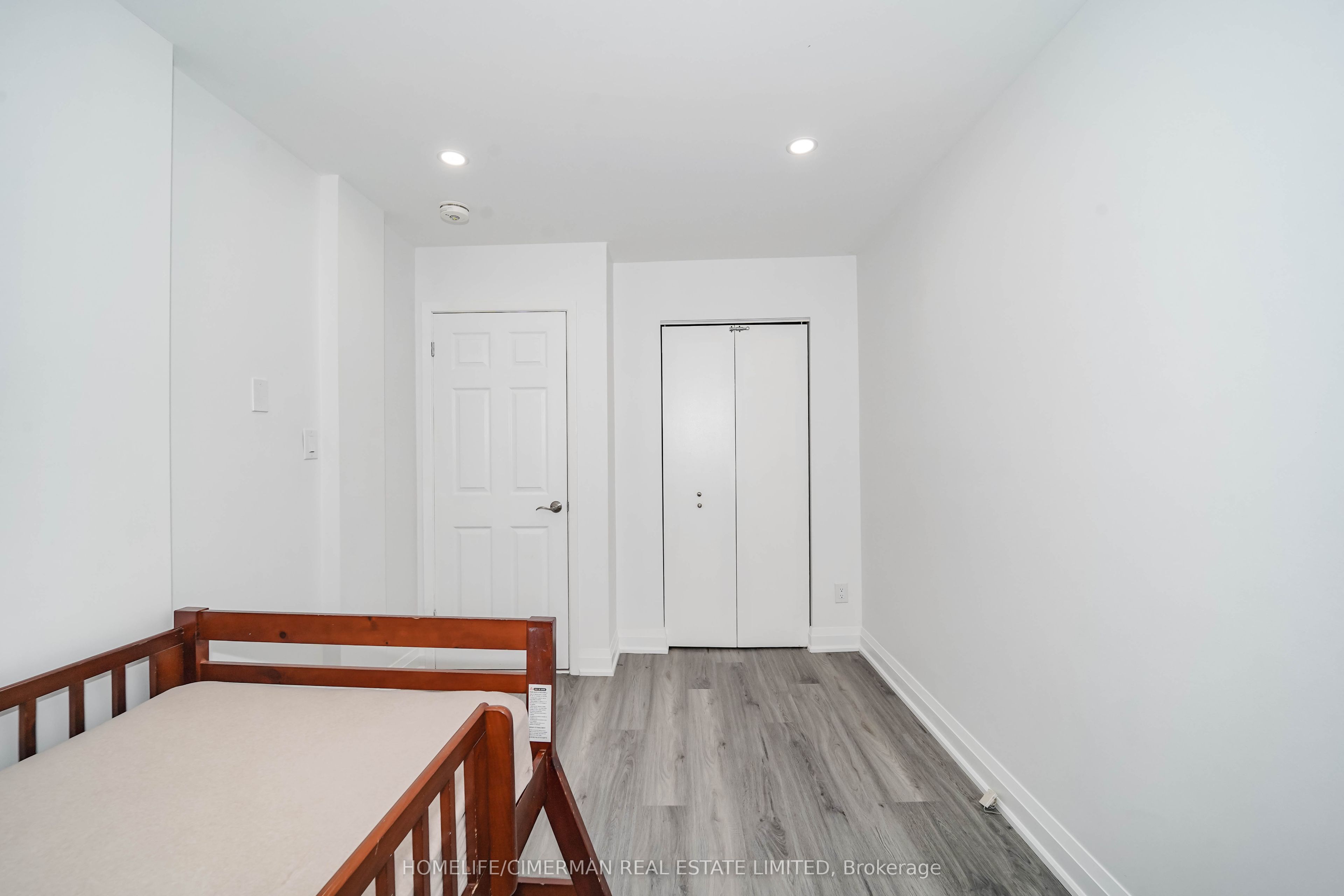 20 Lawrence Crescent Property Photo 20