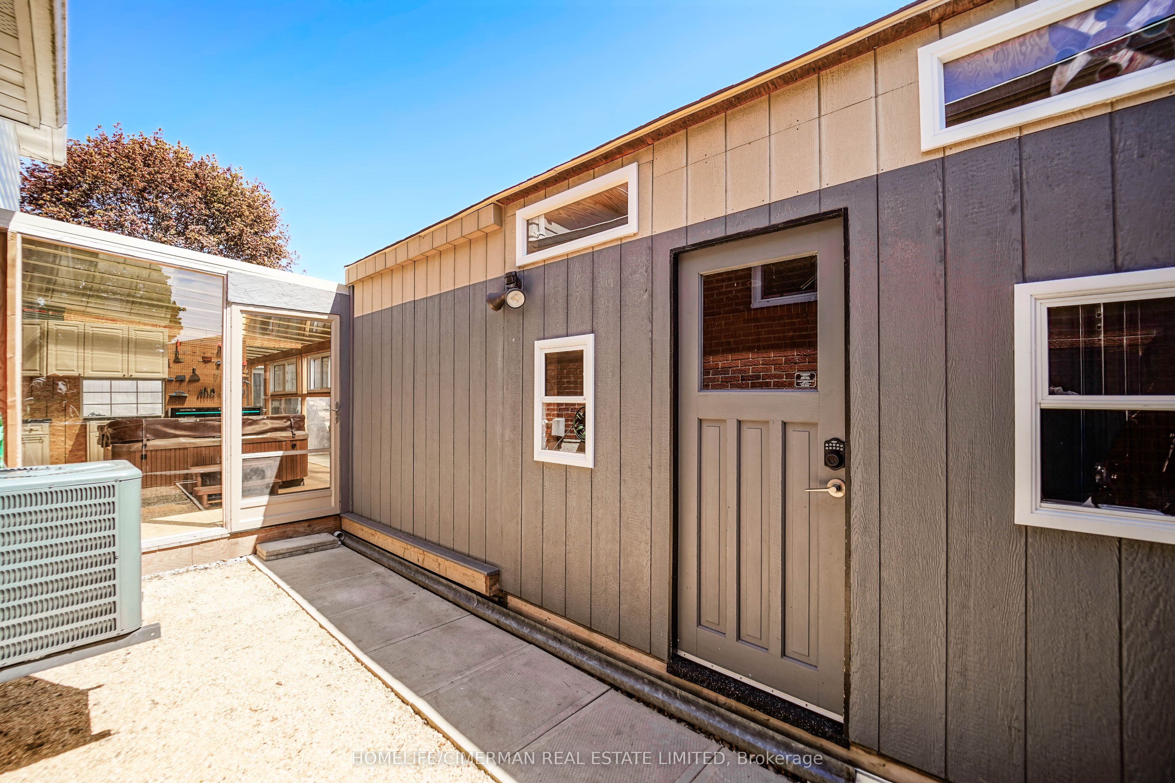 20 Lawrence Crescent Property Photo 29