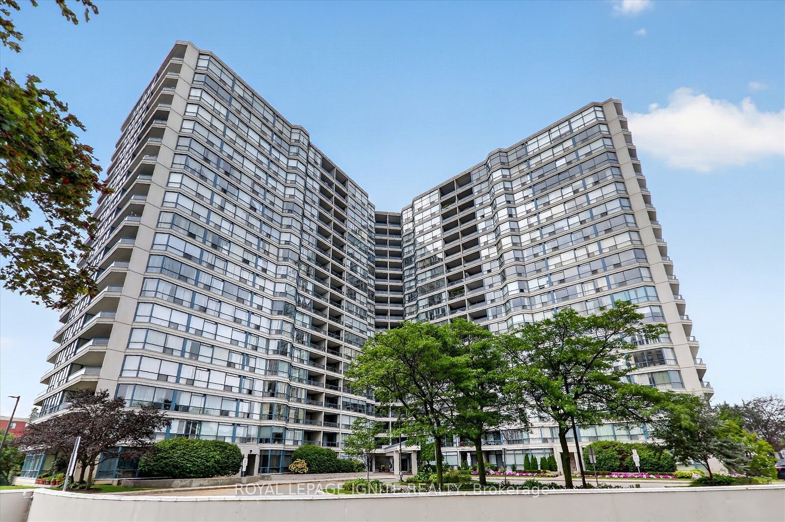 4725 Sheppard Avenue E 809 Property Photo 1