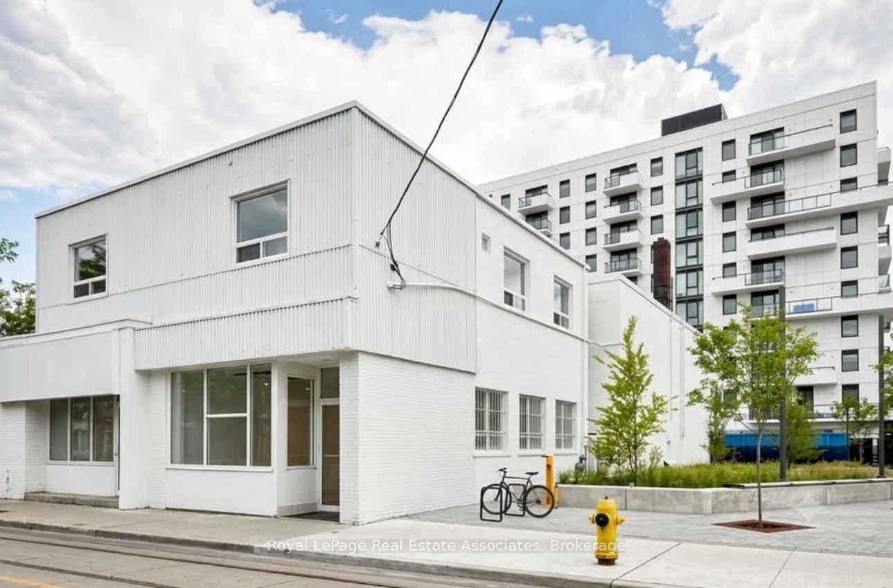 1597 Queen Street E Property Photo 3