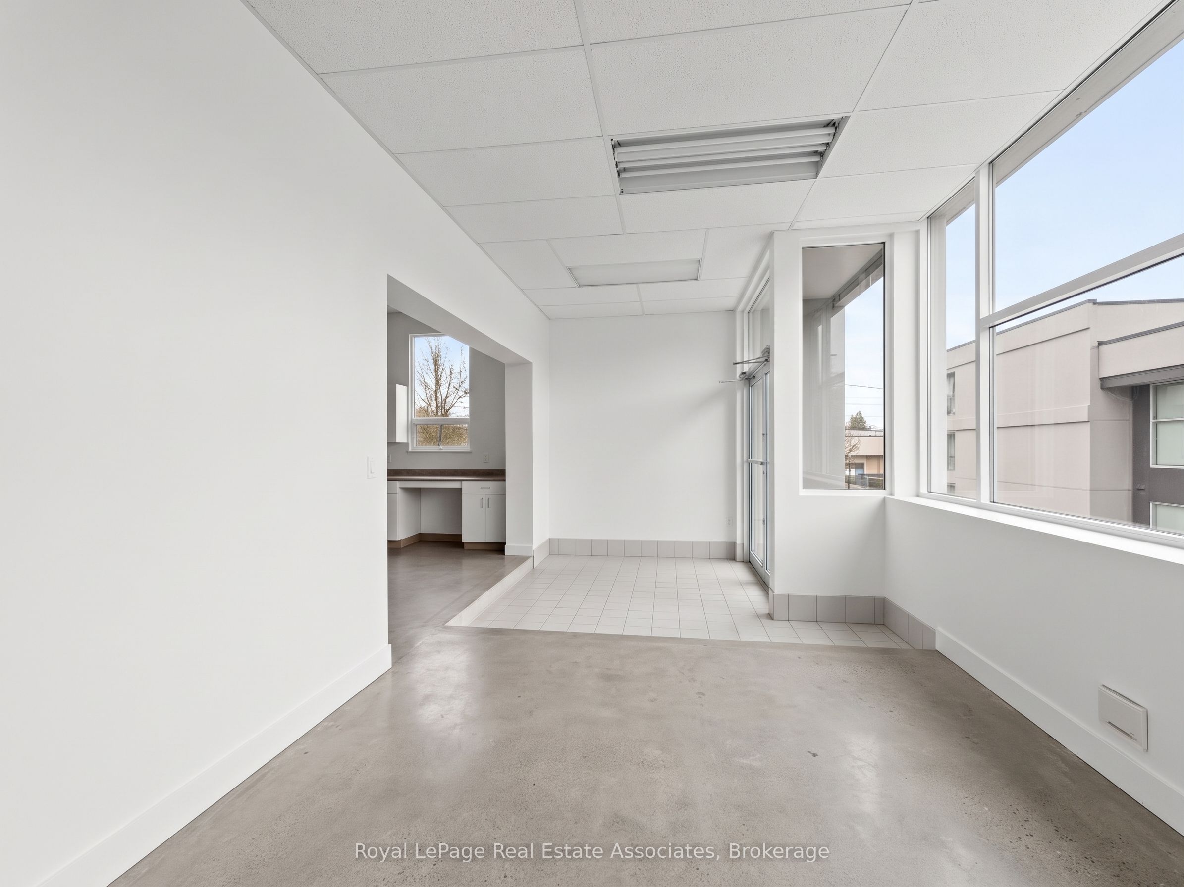 1597 Queen Street E Property Photo 7