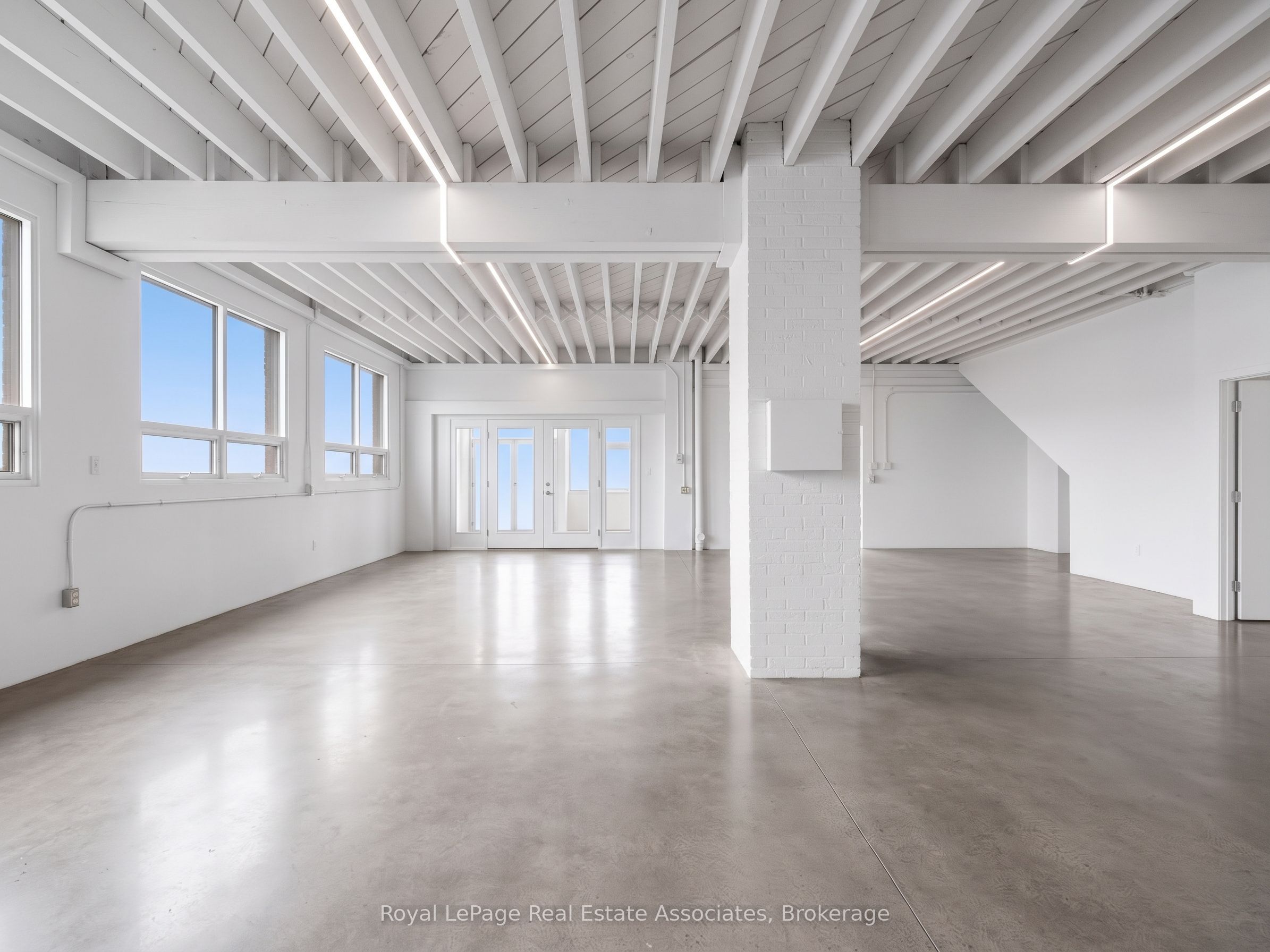 1597 Queen Street E Property Photo 9