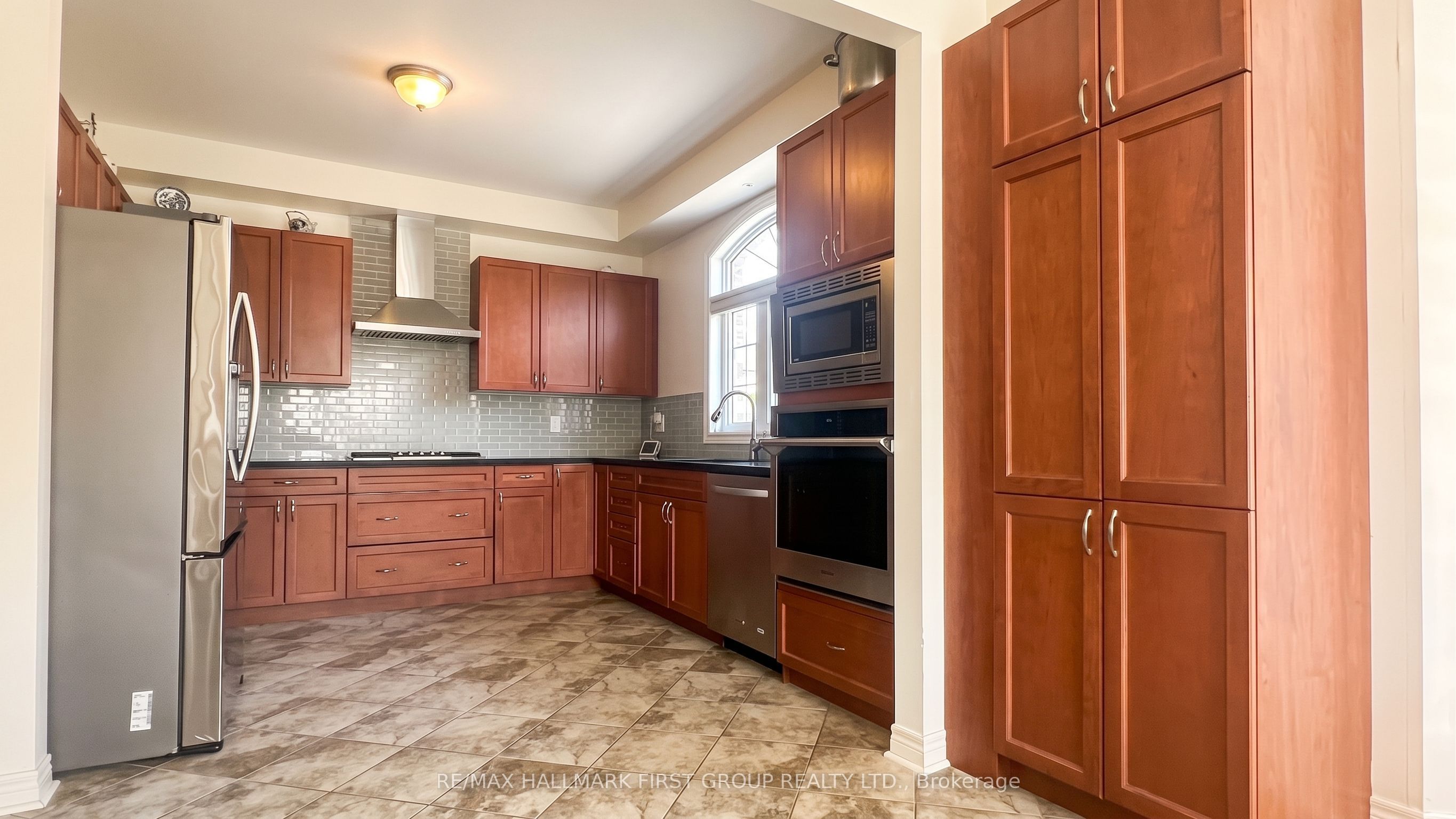40 Crellin (first Floor) Street Property Photo 8