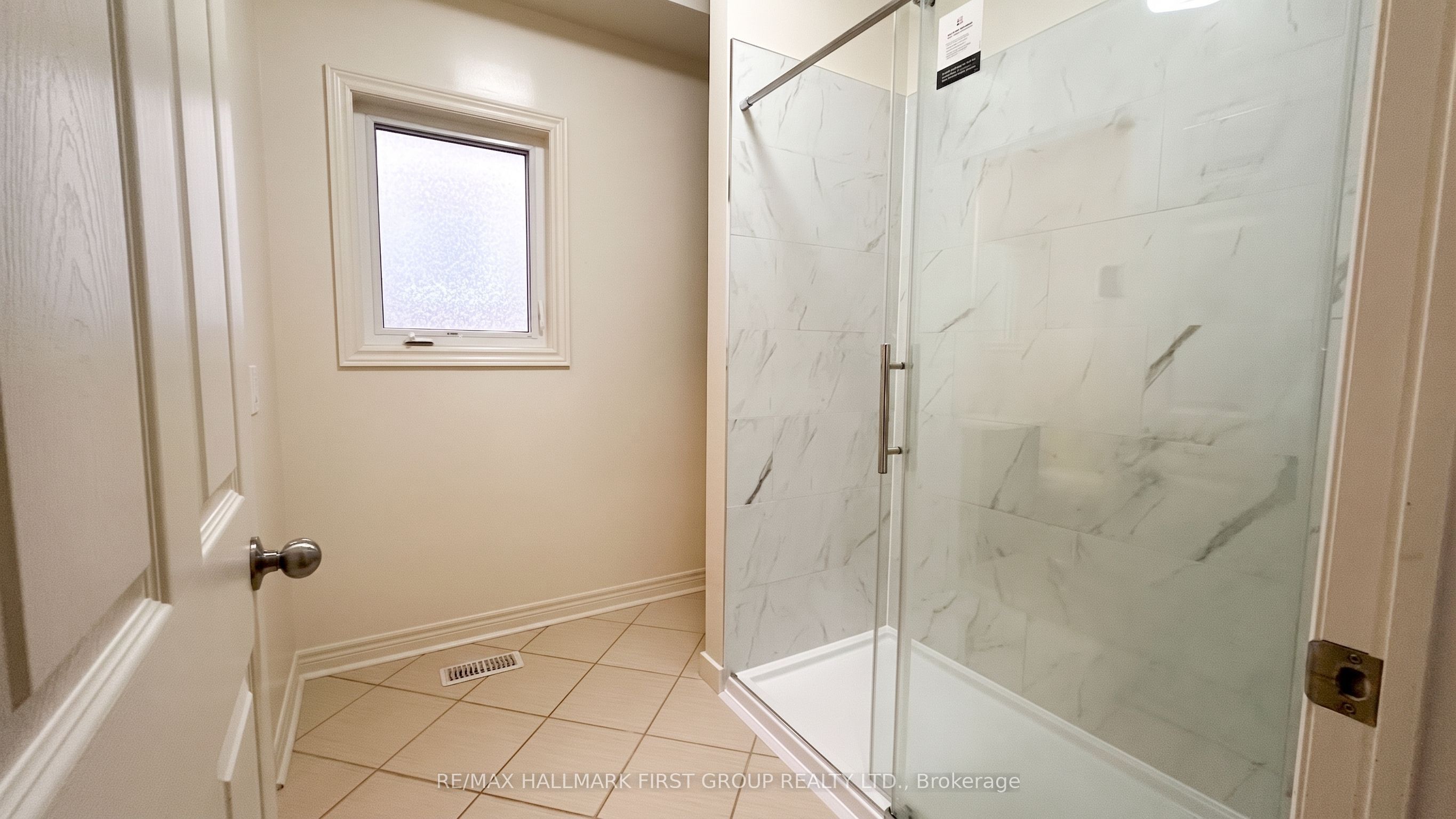 40 Crellin (first Floor) Street Property Photo 19