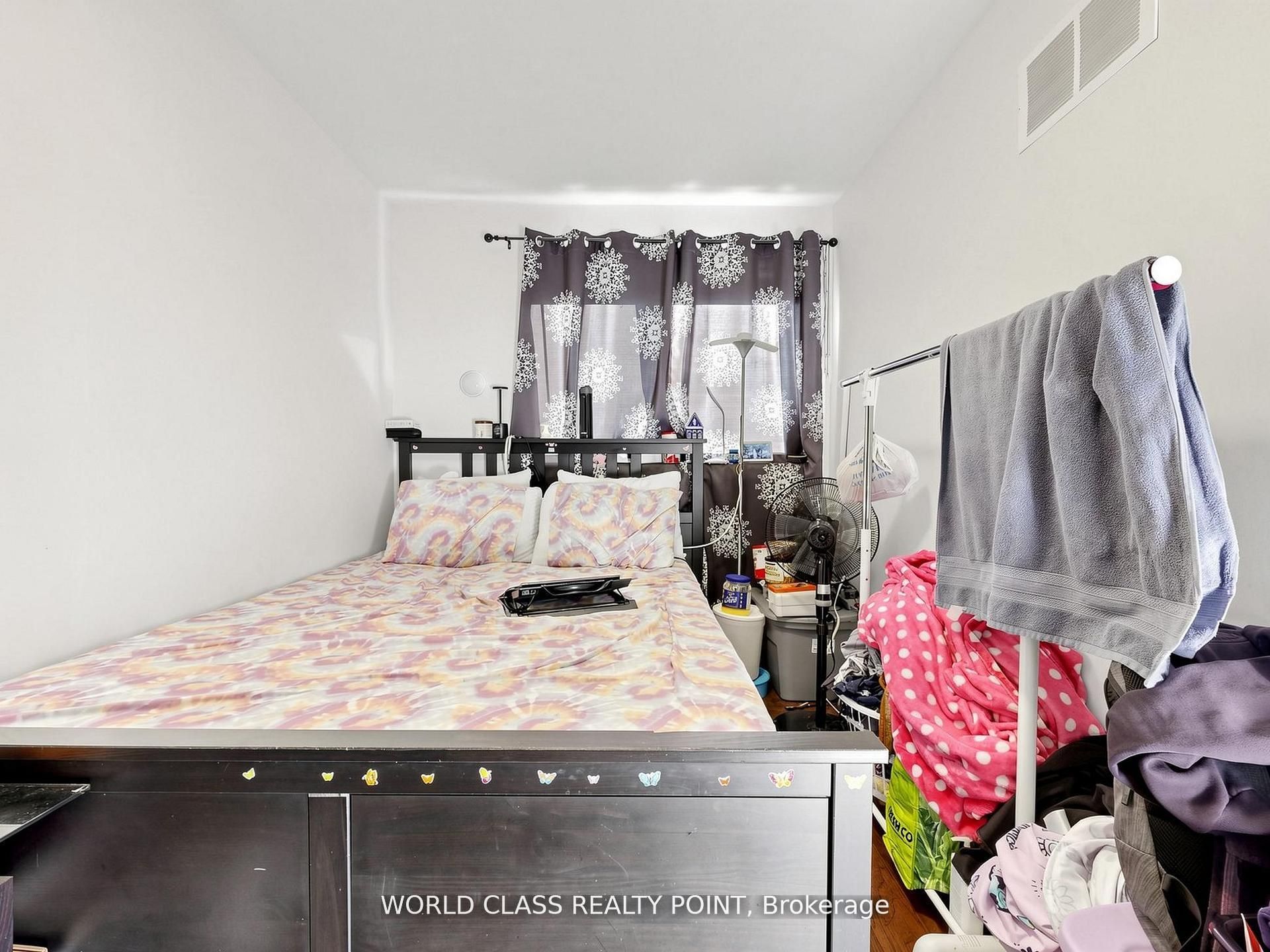 1638 Norwill Crescent Property Photo 25