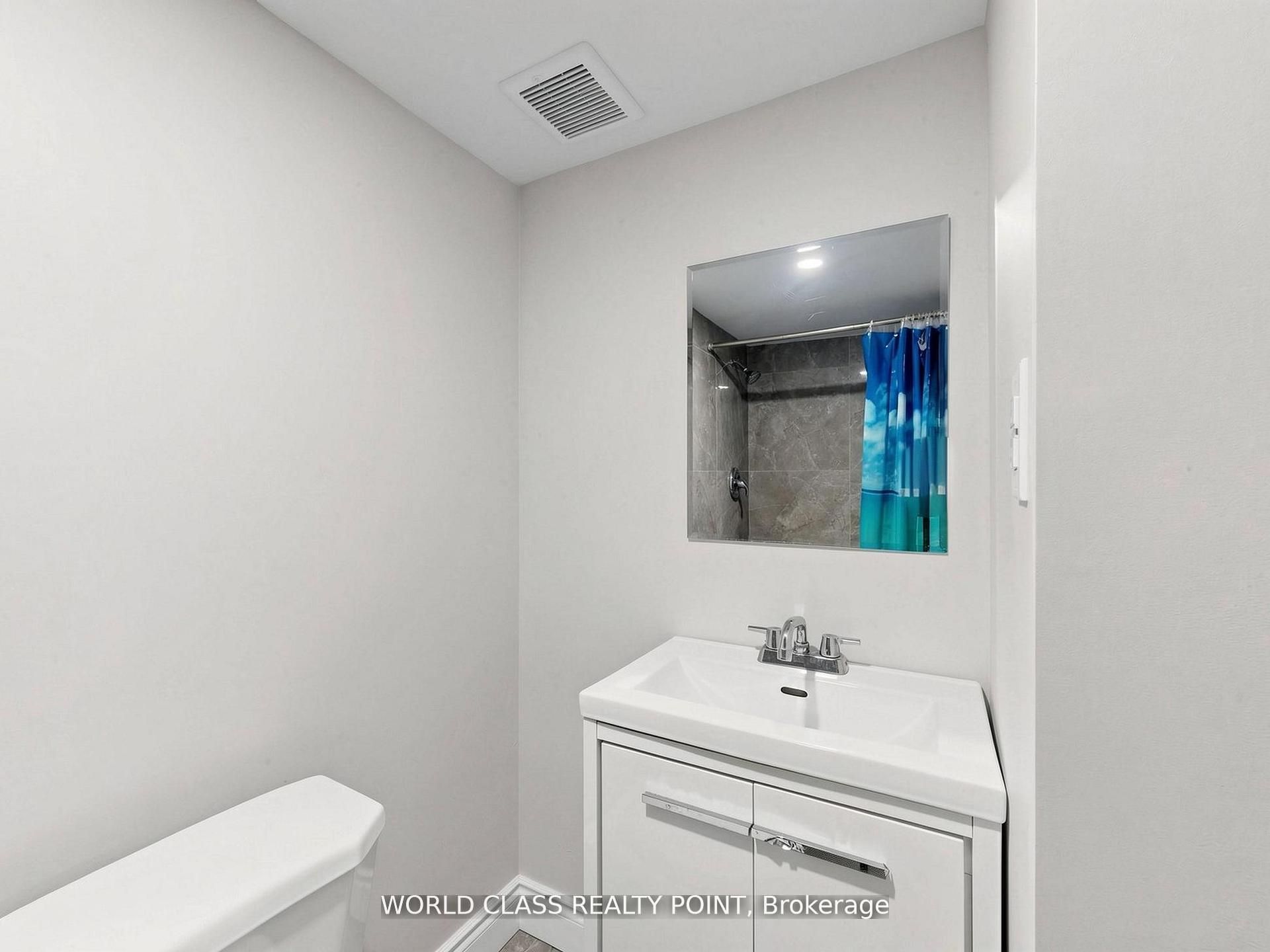 1638 Norwill Crescent Property Photo 36