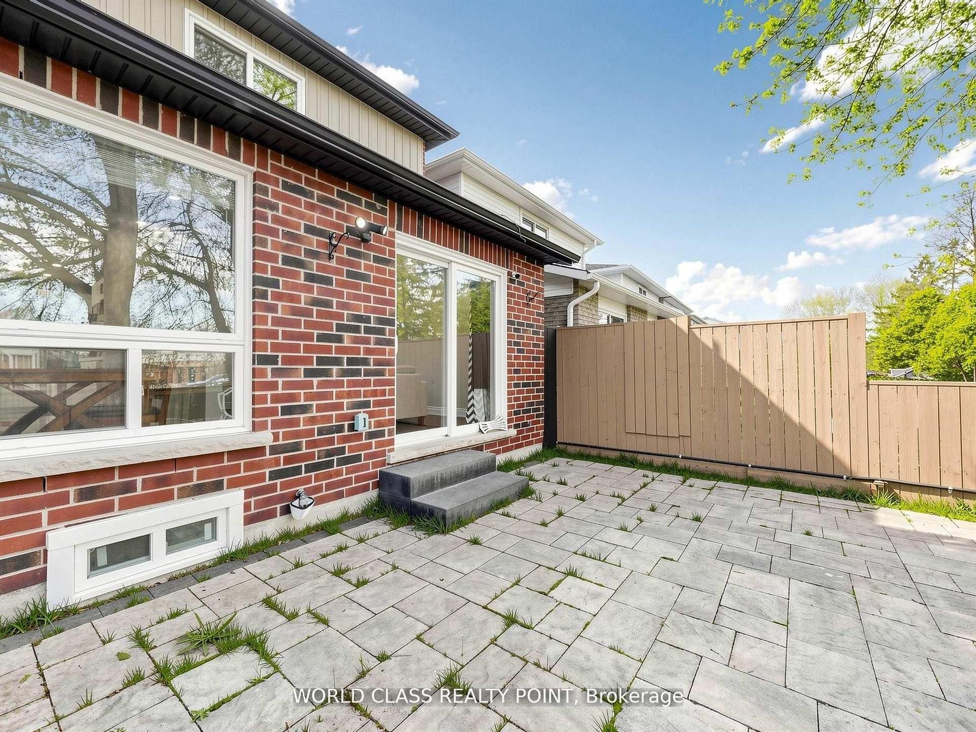 1638 Norwill Crescent Property Photo 41