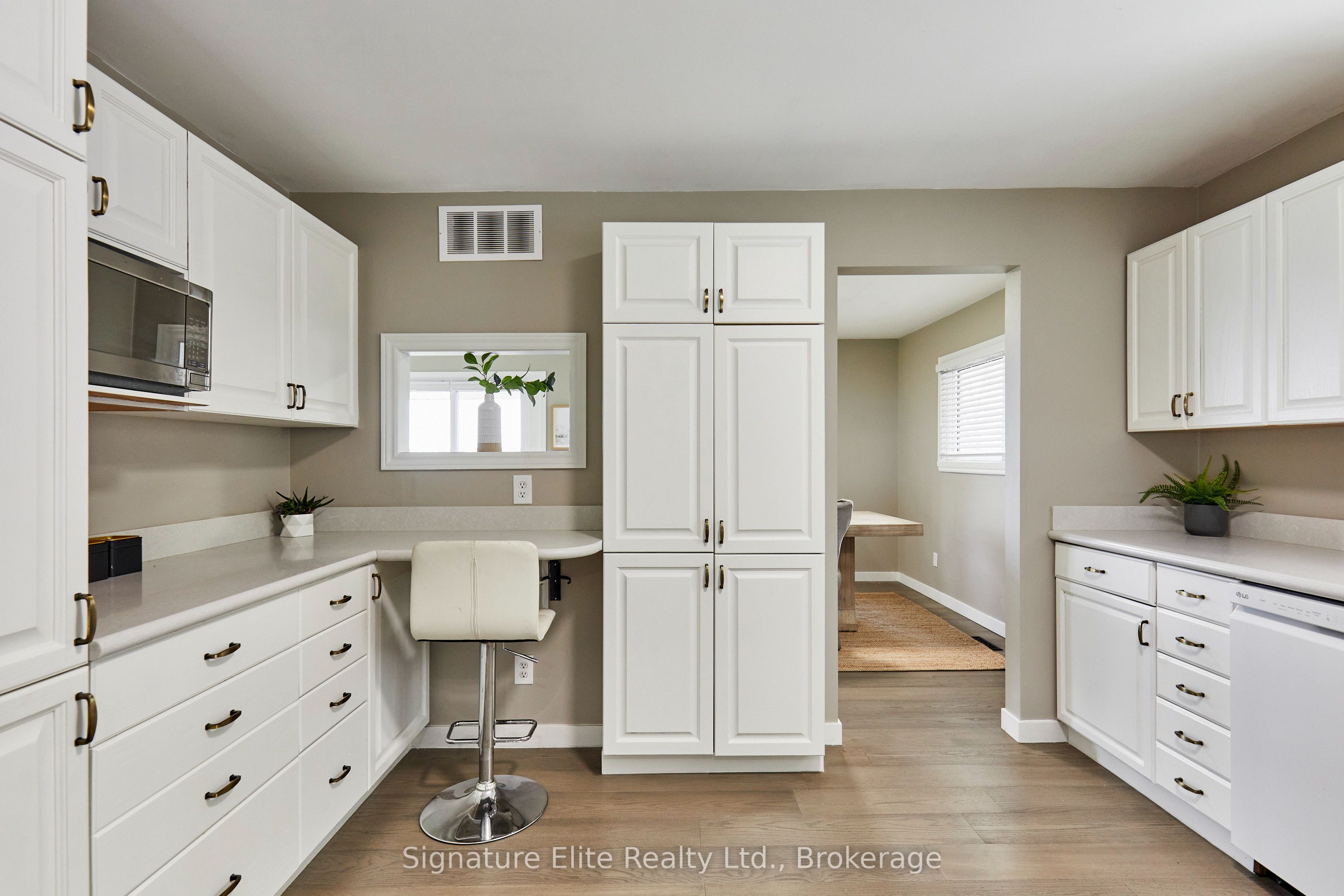 56 Pine Point Lane Property Photo 8