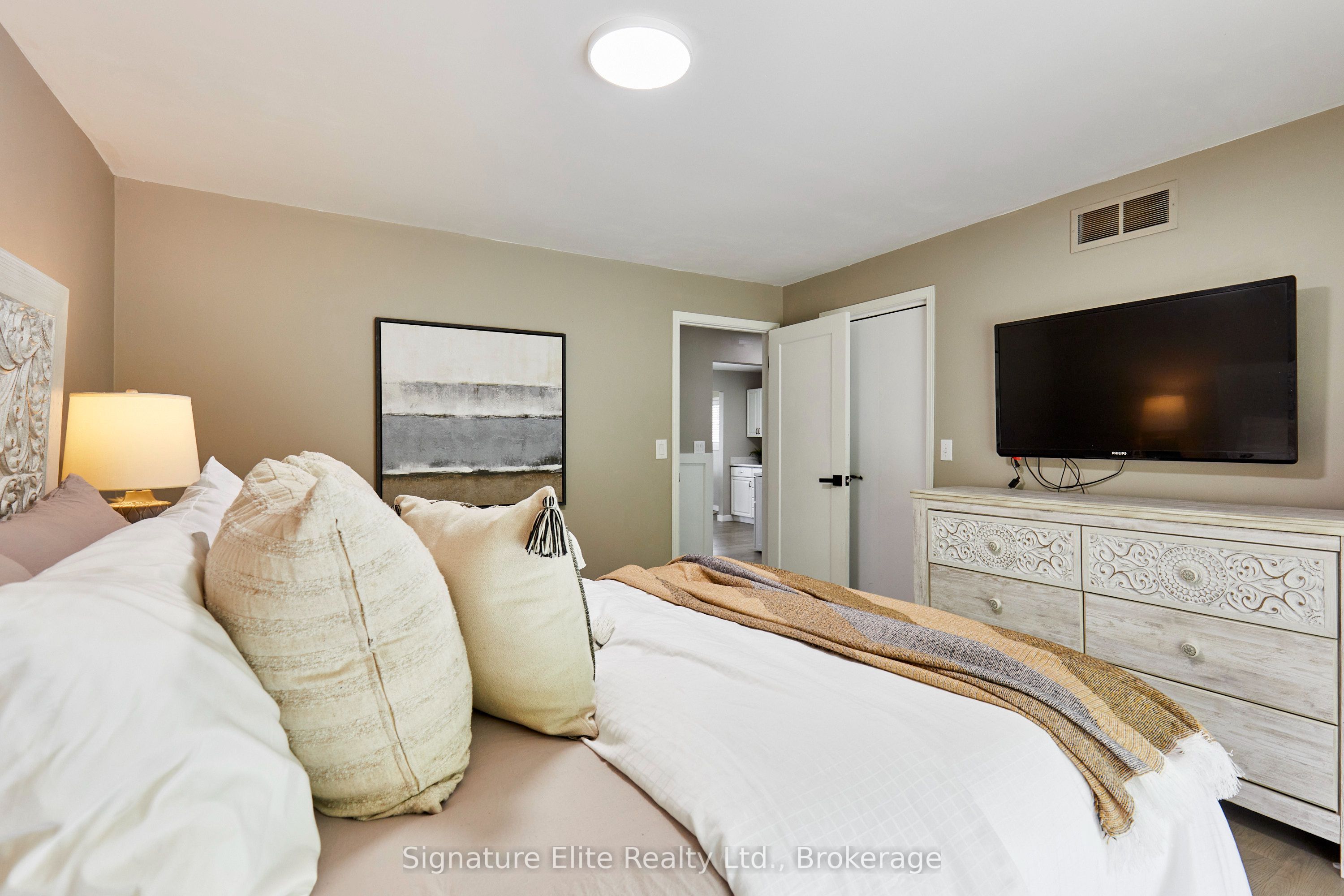 56 Pine Point Lane Property Photo 14
