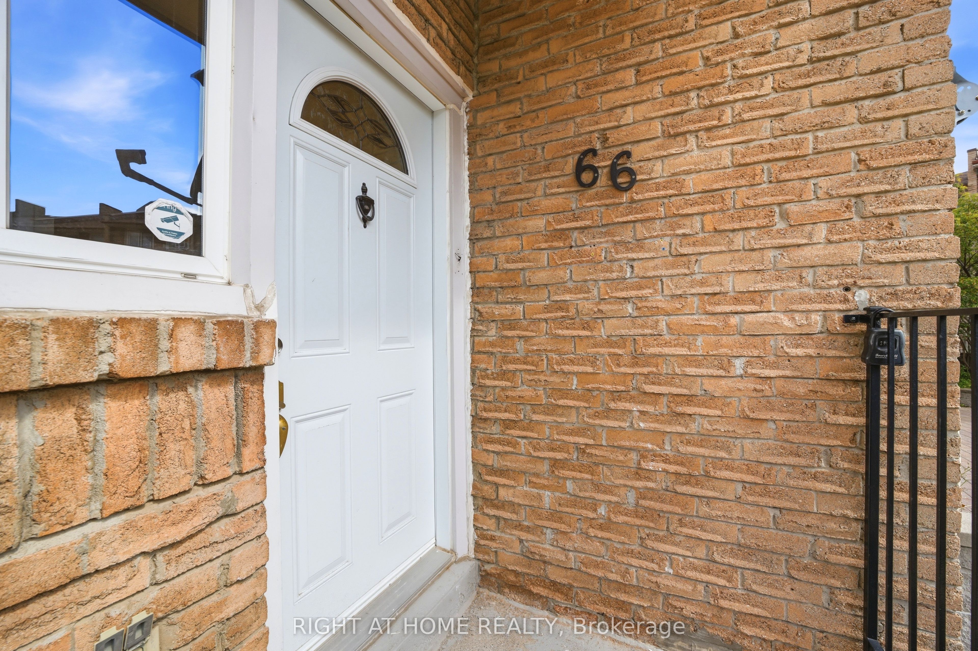 91 Muir Drive 66 Property Photo 3
