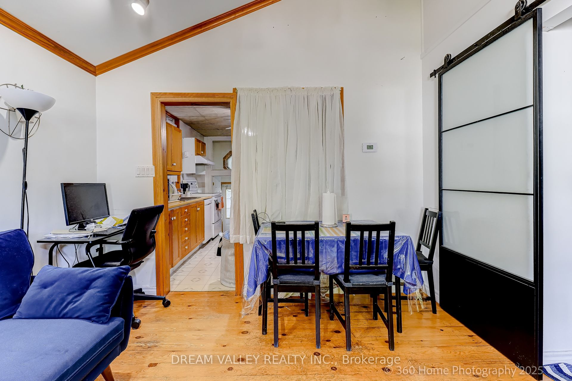 96 Laurel Avenue Property Photo 4