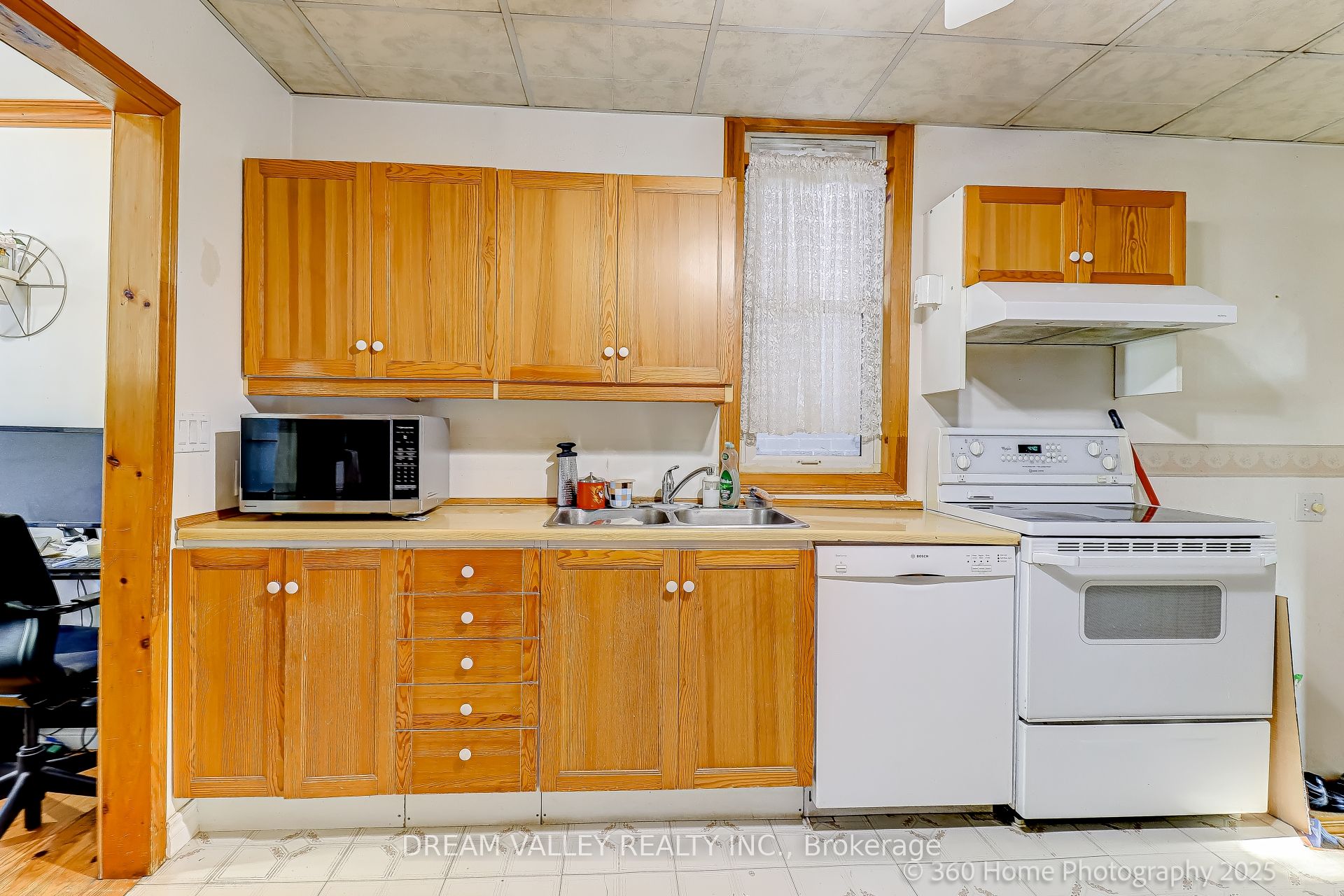 96 Laurel Avenue Property Photo 7