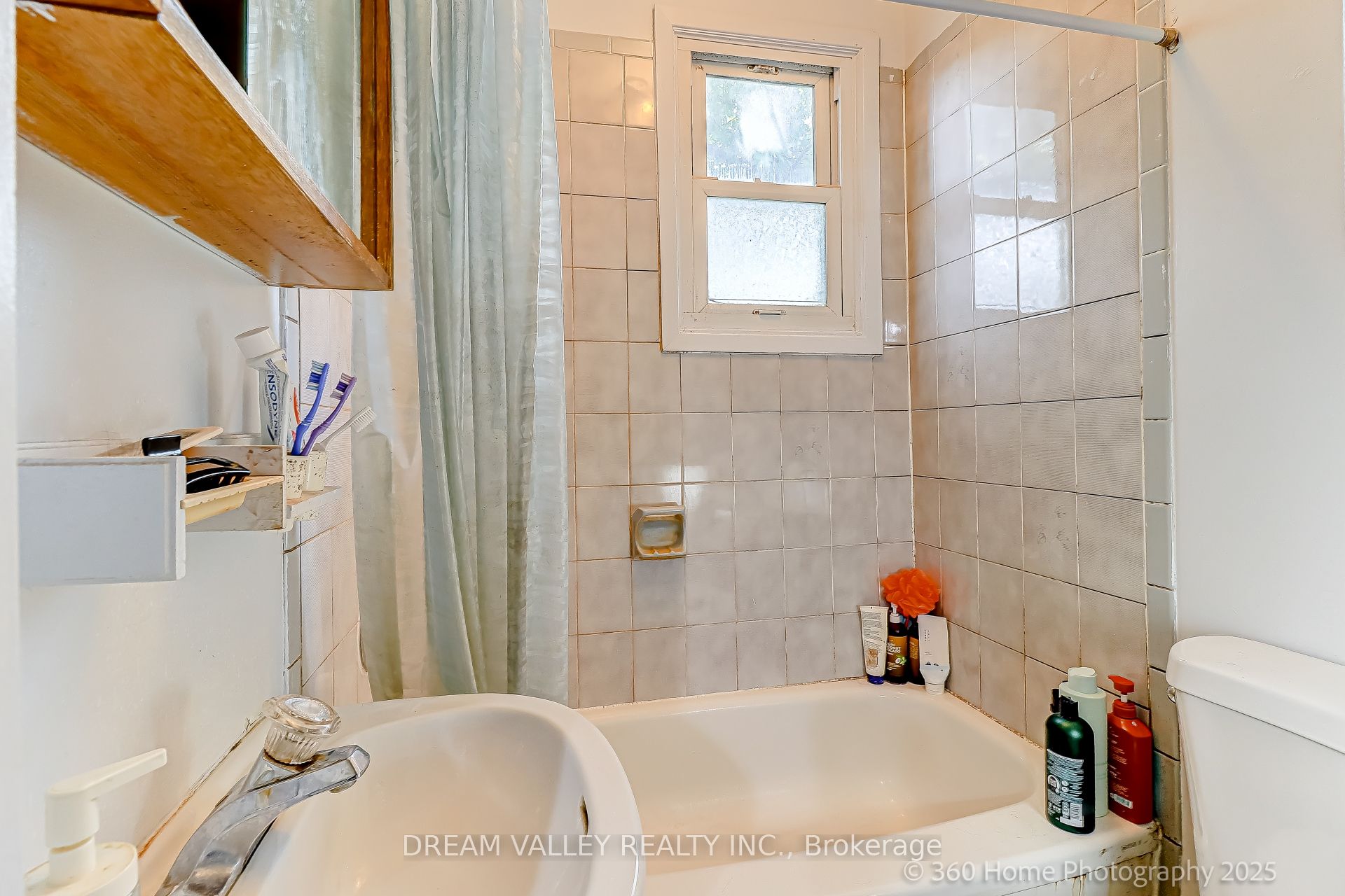 96 Laurel Avenue Property Photo 14