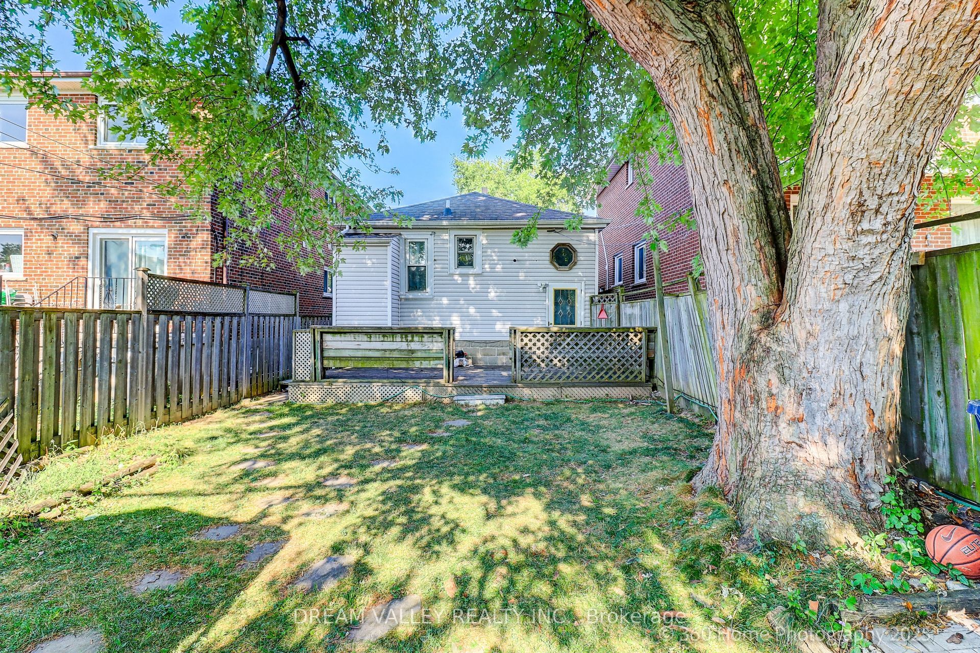 96 Laurel Avenue Property Photo 25