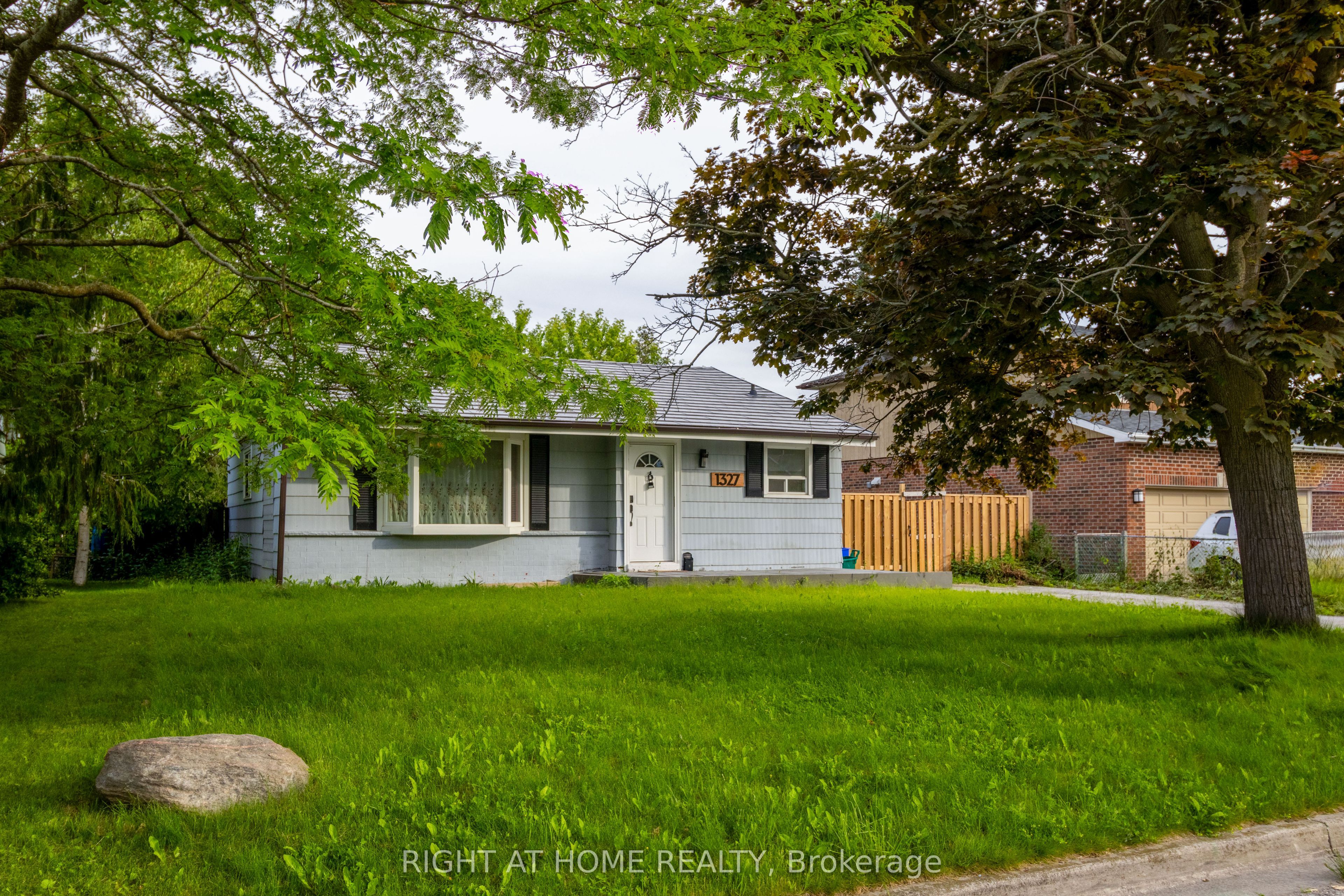 1327 Commerce Street Property Photo 3
