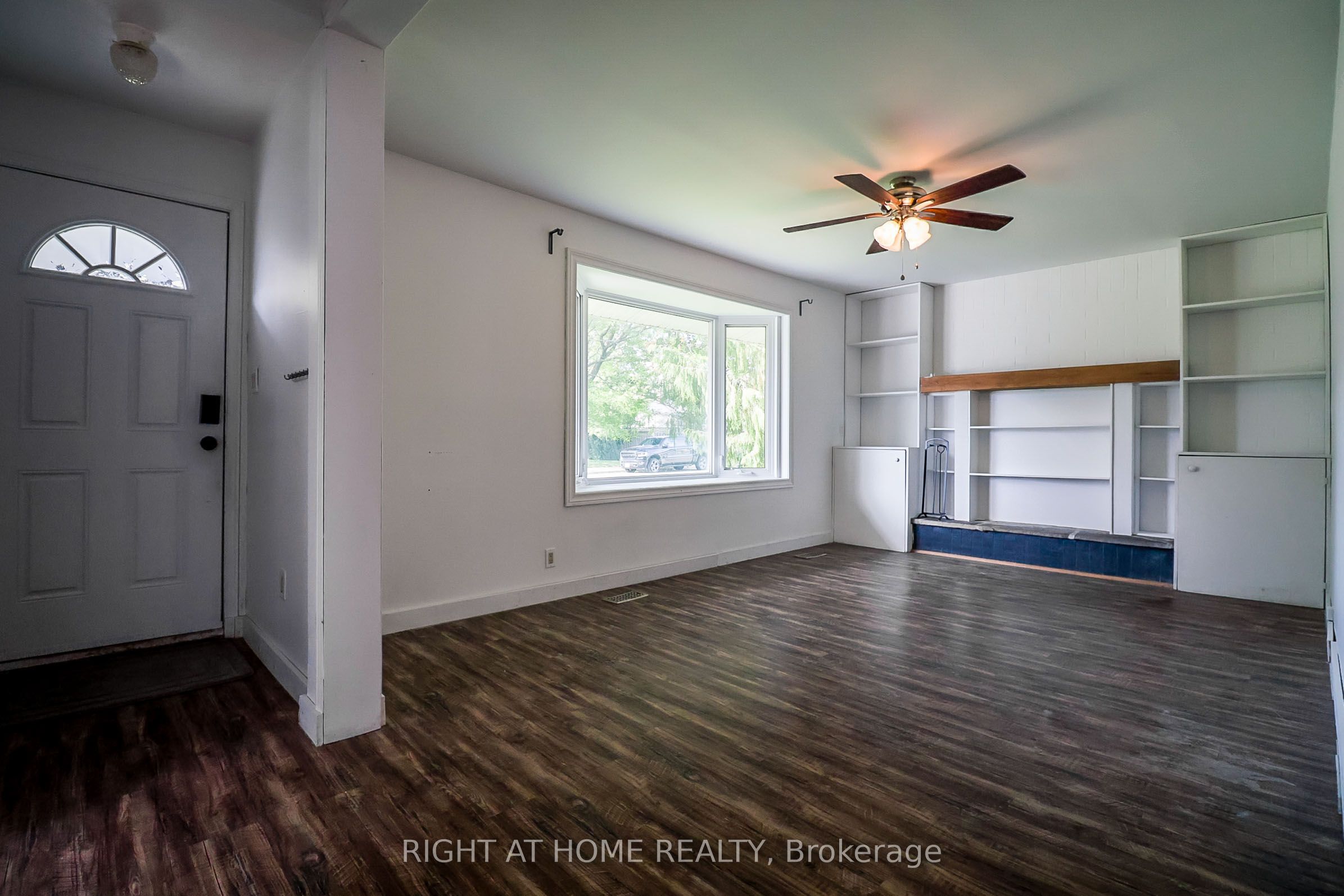 1327 Commerce Street Property Photo 5