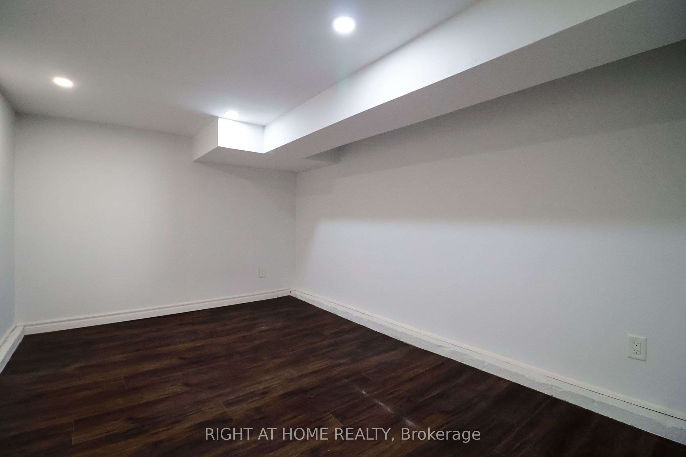 1327 Commerce Street Property Photo 24