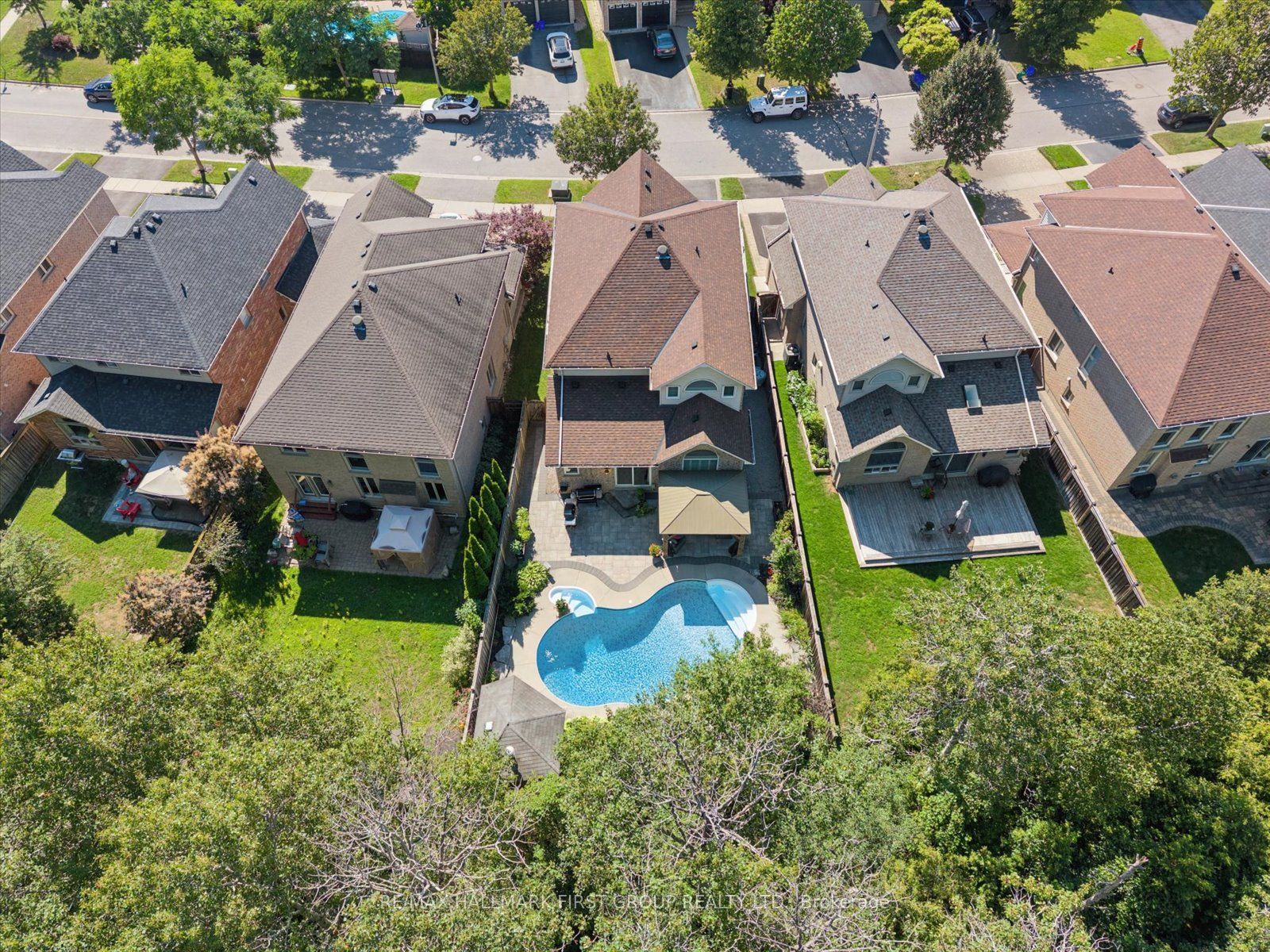 9 Pebblebrook Crescent Property Photo 41