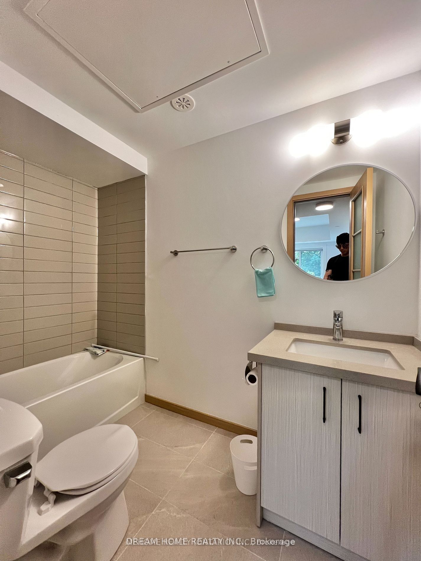 3425 Sheppard Avenue E C3-207 Property Photo 5