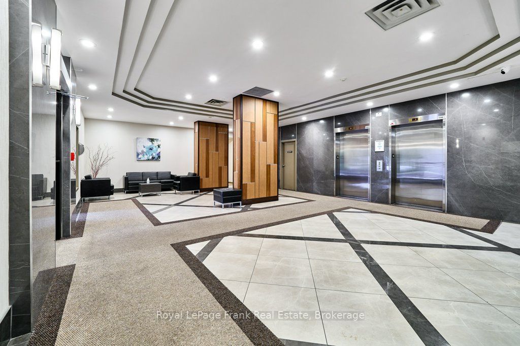 711 Rossland Road E 806 Property Photo 3
