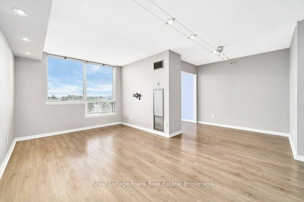 711 Rossland Road E 806 Property Photo 12