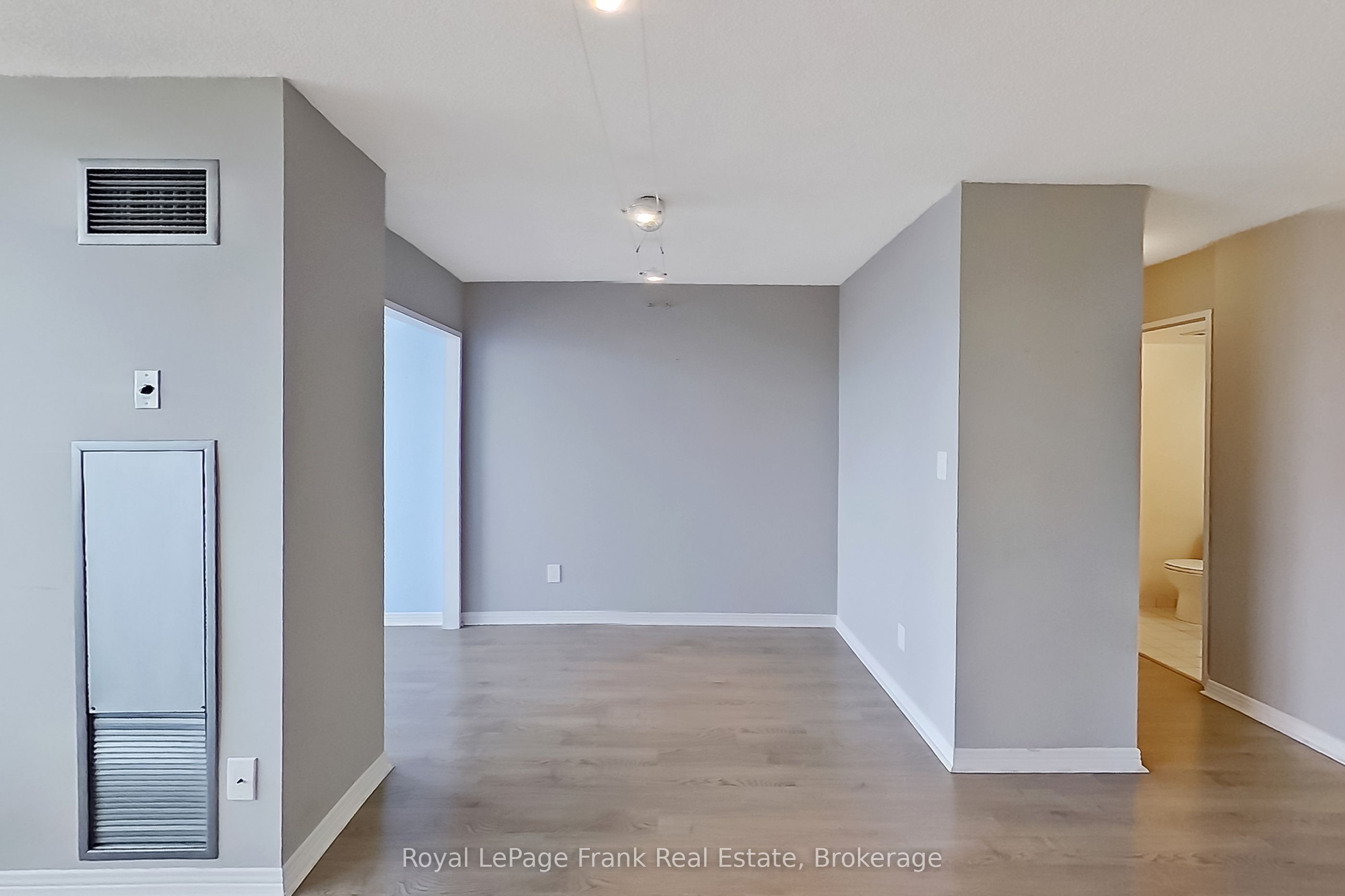 711 Rossland Road E 806 Property Photo 16