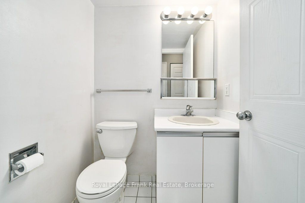 711 Rossland Road E 806 Property Photo 24