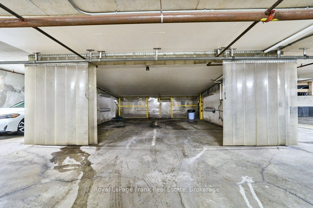 711 Rossland Road E 806 Property Photo 37