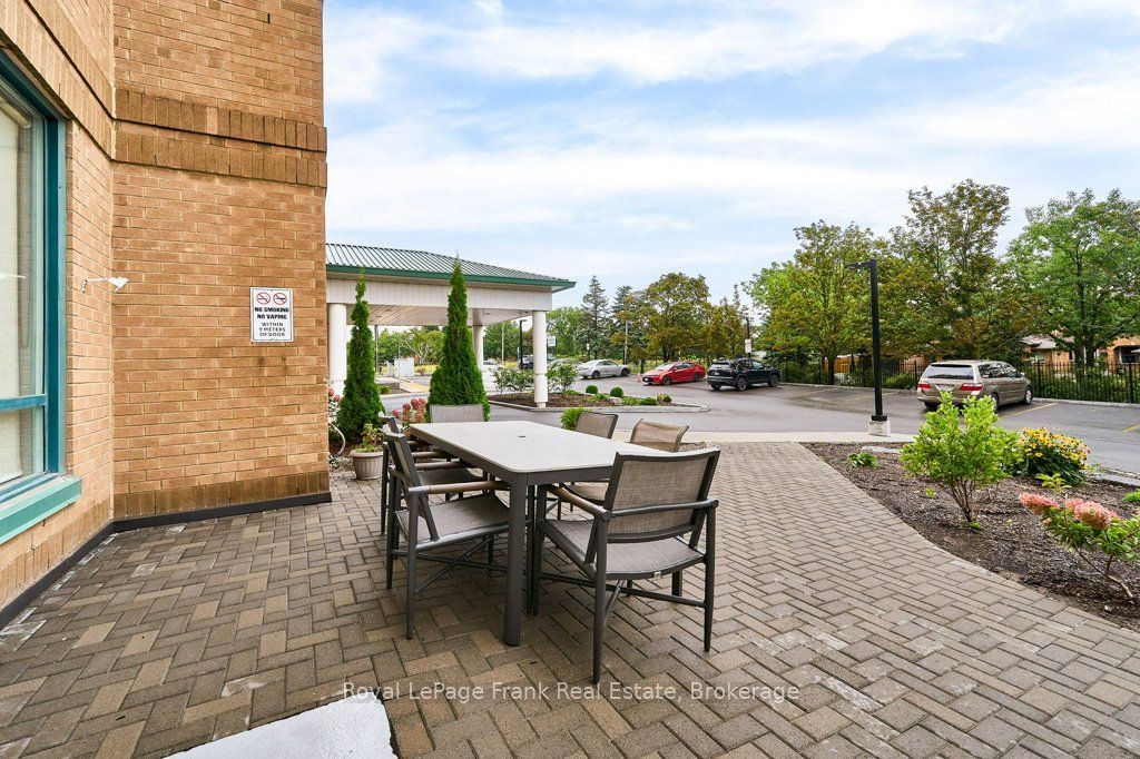 711 Rossland Road E 806 Property Photo 39