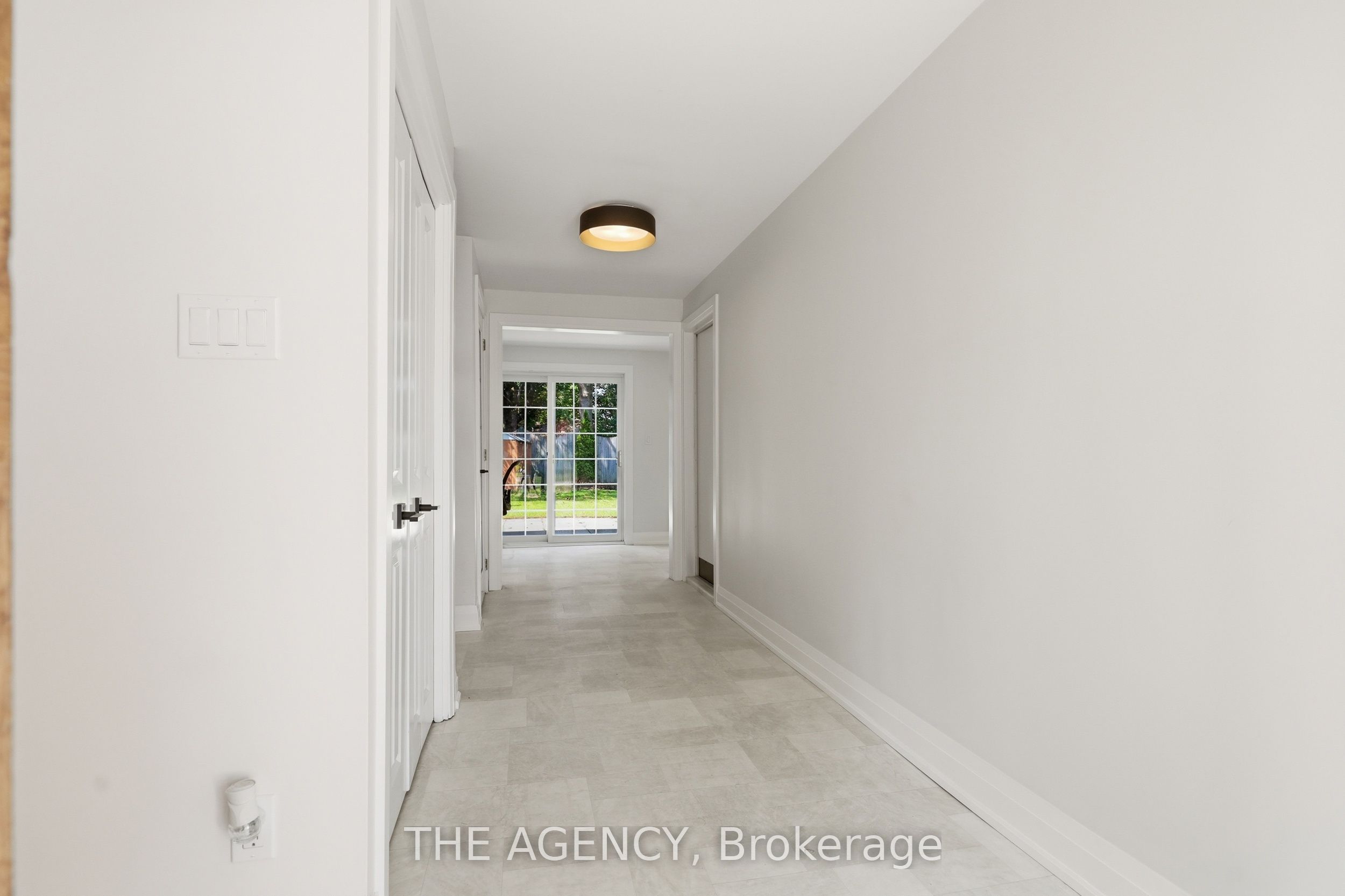 364 Adelaide Avenue E Property Photo 4