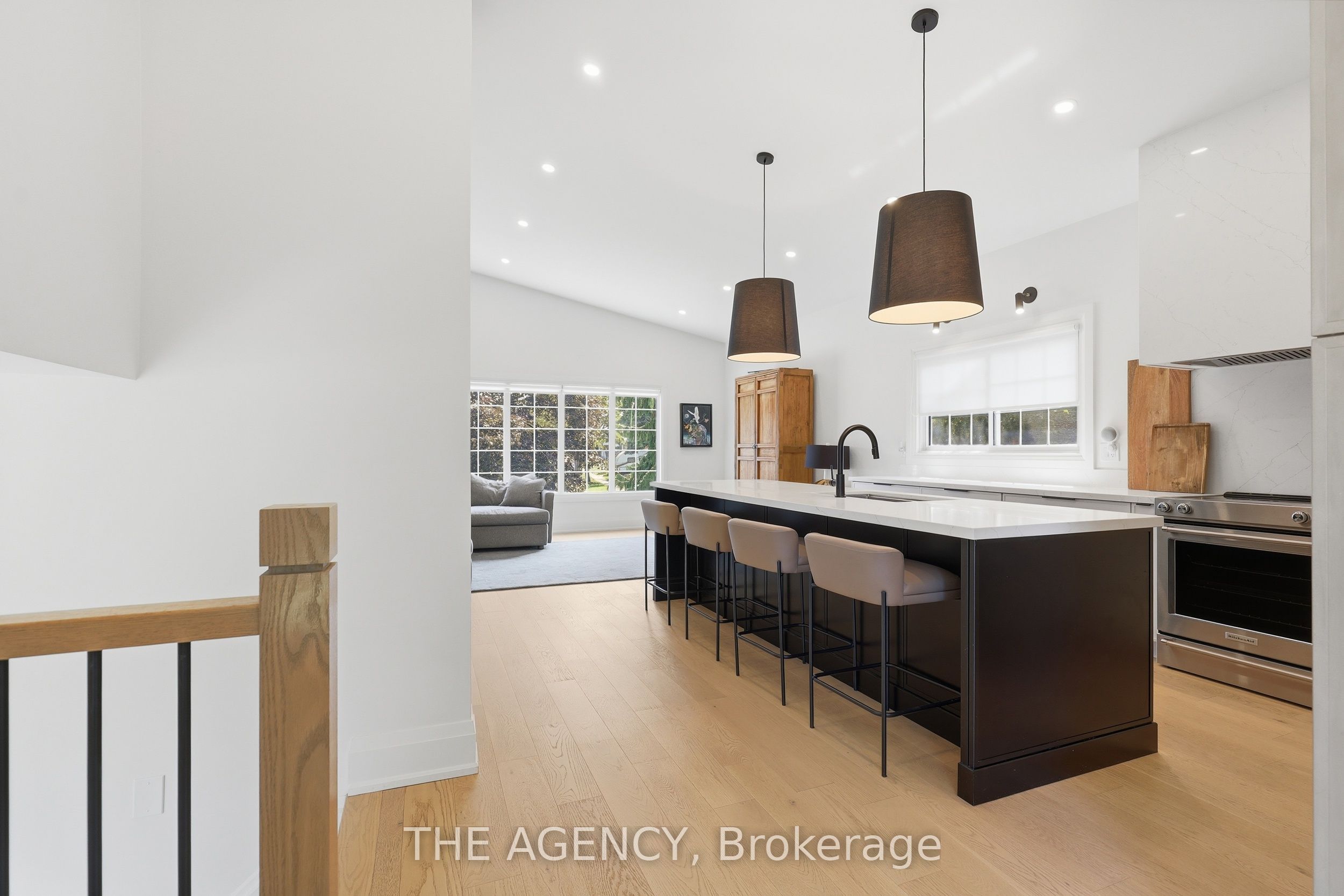 364 Adelaide Avenue E Property Photo 9