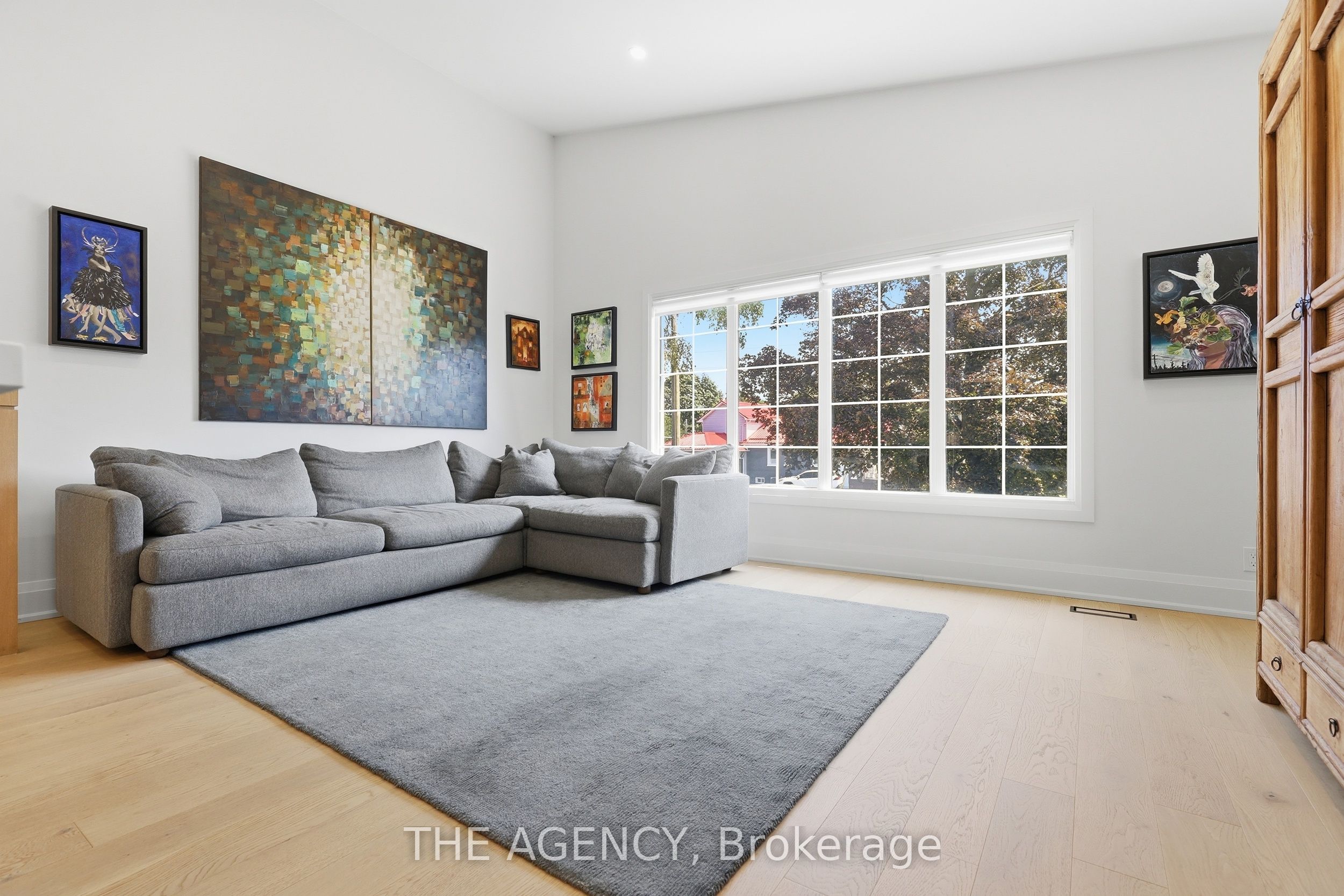 364 Adelaide Avenue E Property Photo 16