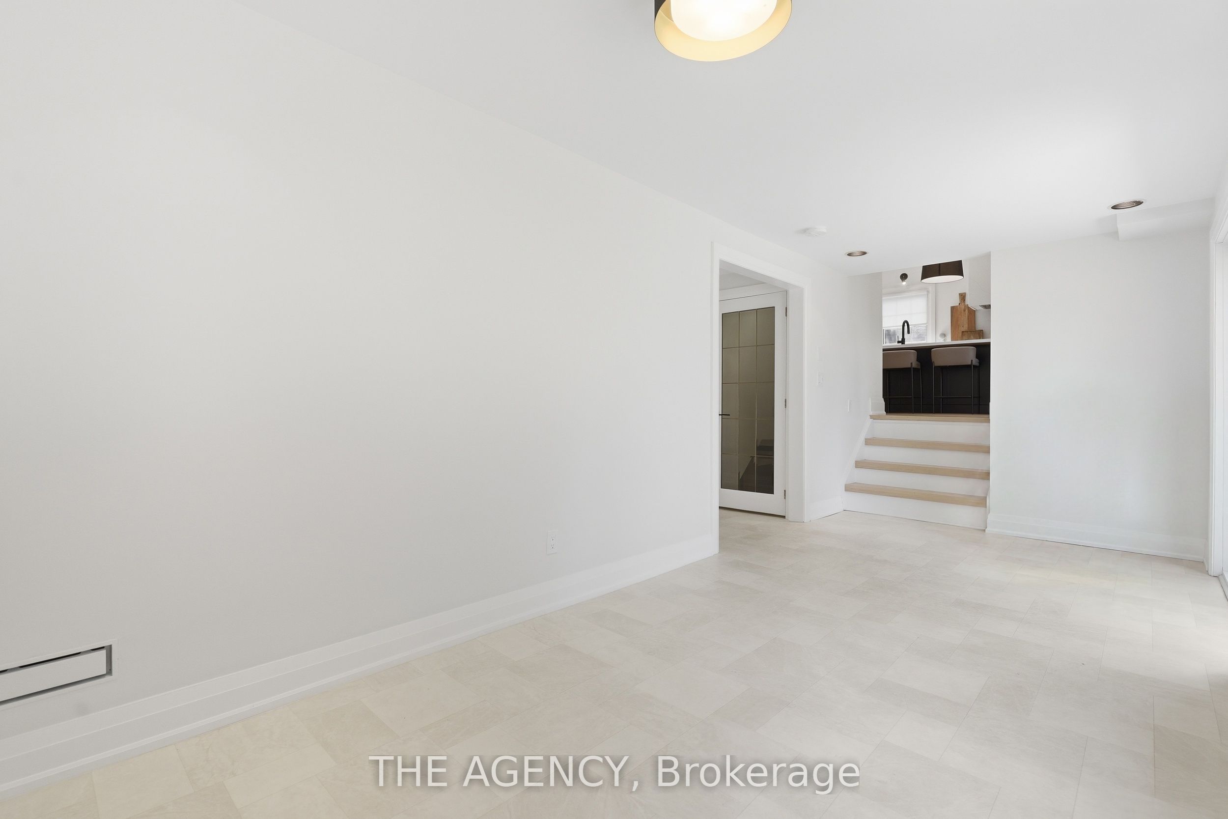 364 Adelaide Avenue E Property Photo 27