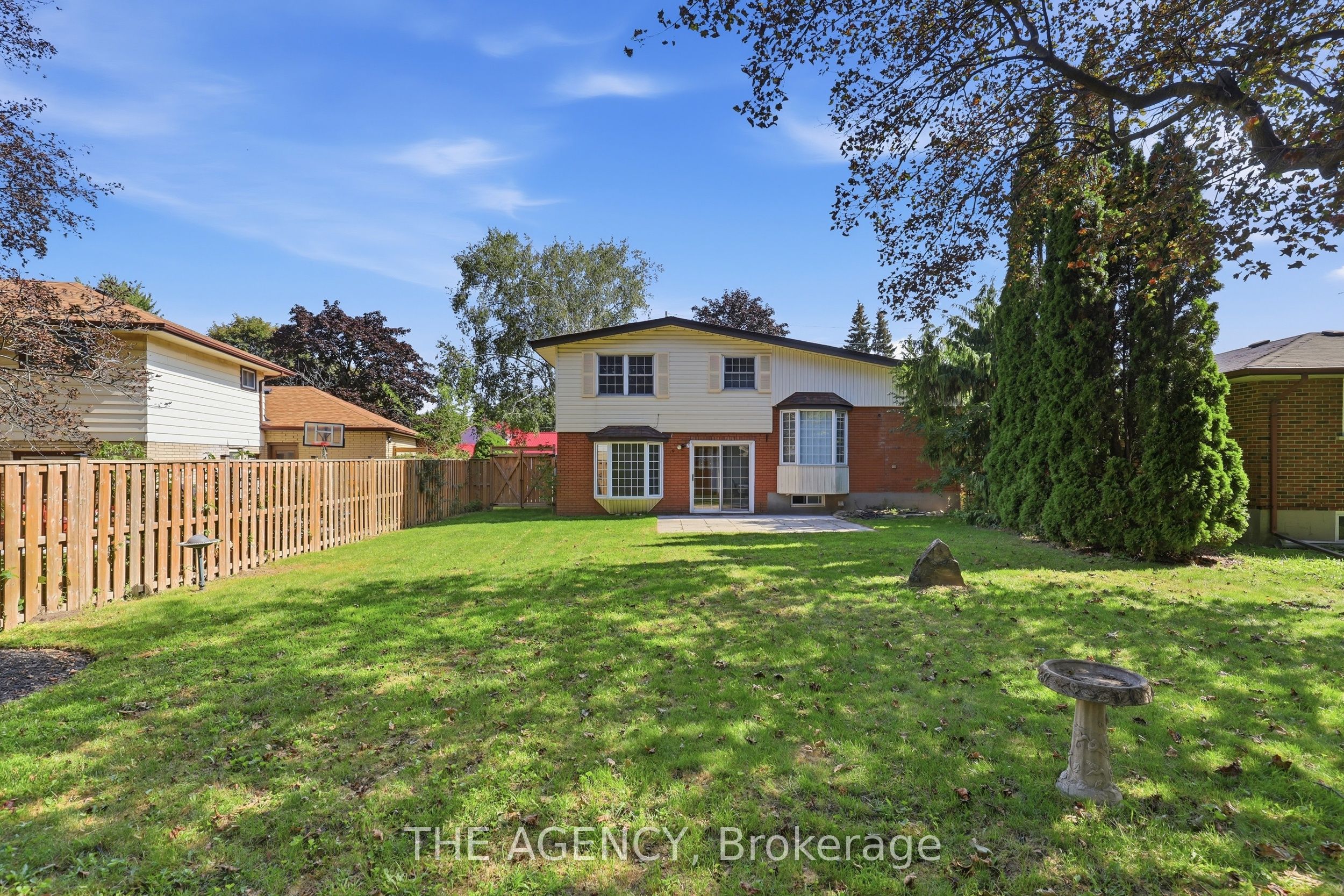364 Adelaide Avenue E Property Photo 32