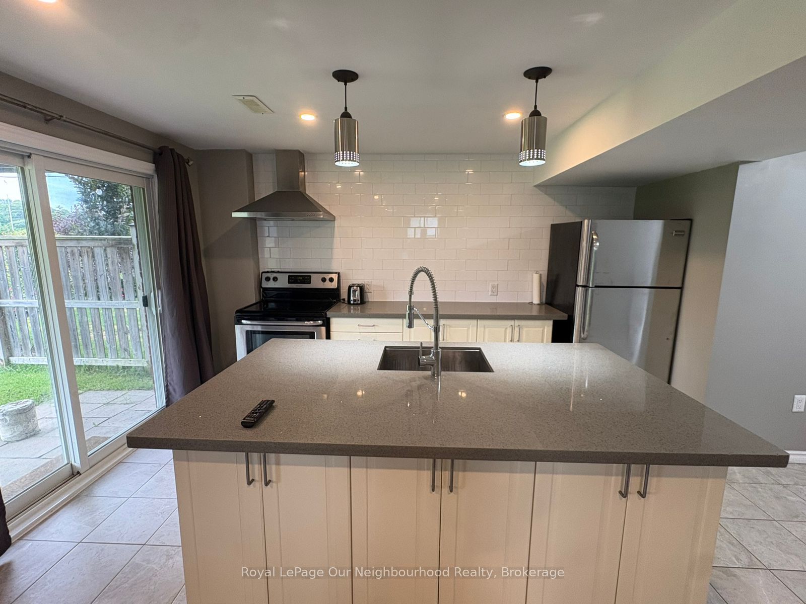 1 Richard Davies Crescent Property Photo 1