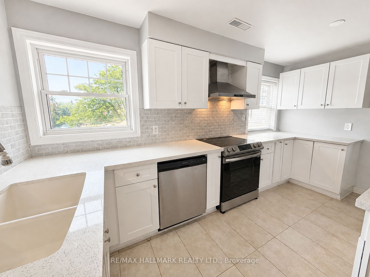 1665 Nash Road E11 Property Photo 4