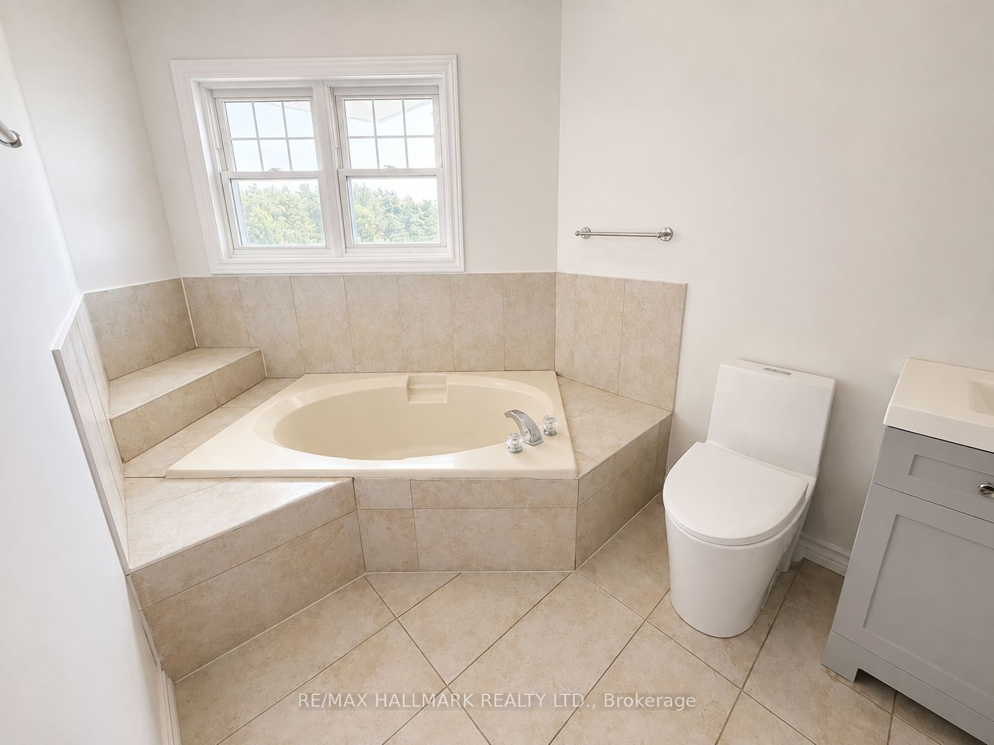 1665 Nash Road E11 Property Photo 21