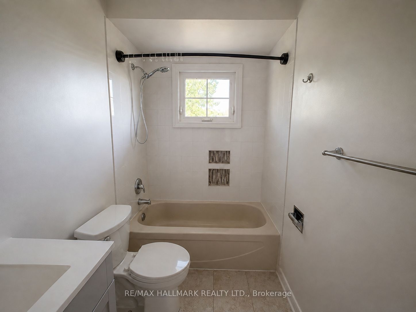 1665 Nash Road E11 Property Photo 26