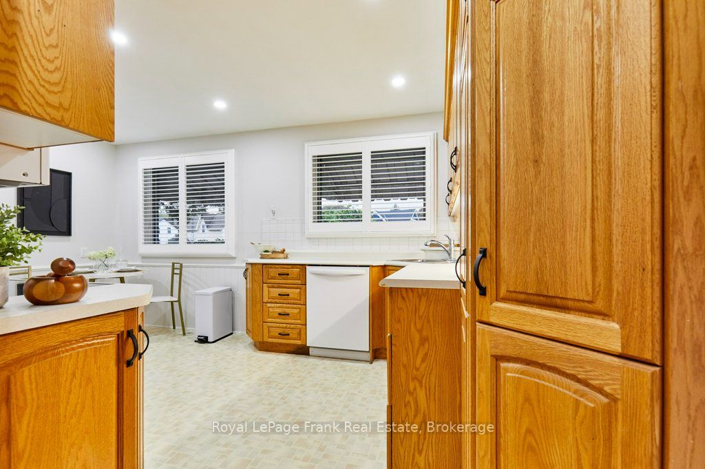 15111 Simcoe Street Property Photo 12