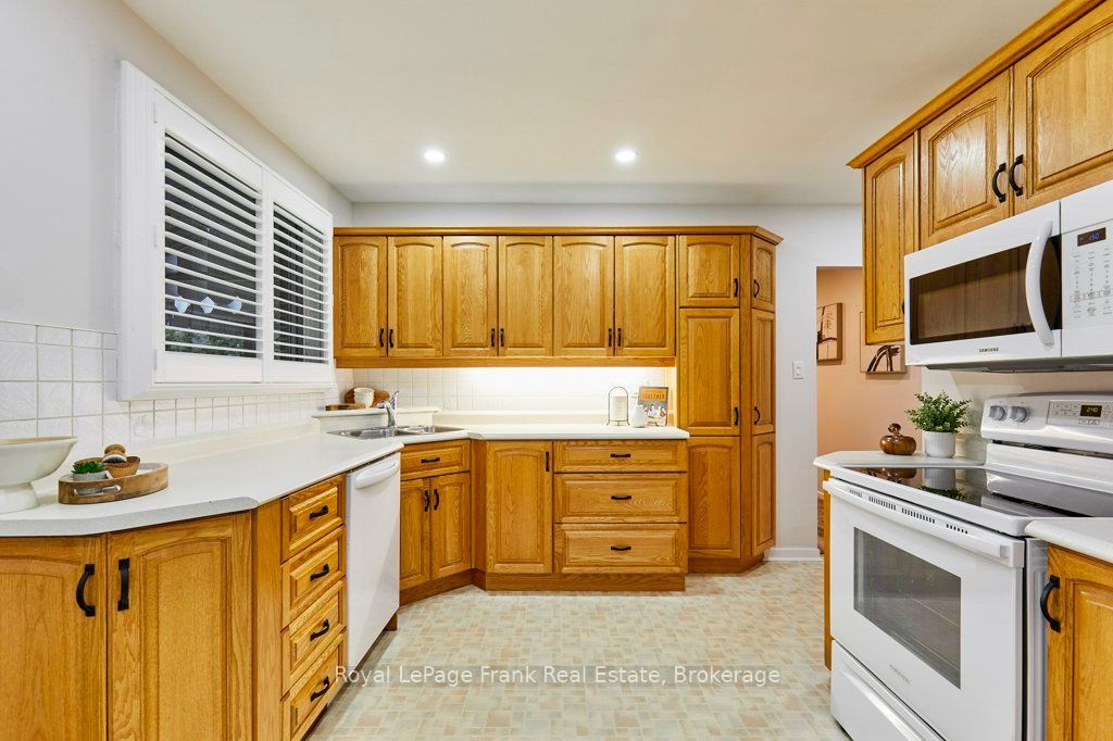 15111 Simcoe Street Property Photo 14