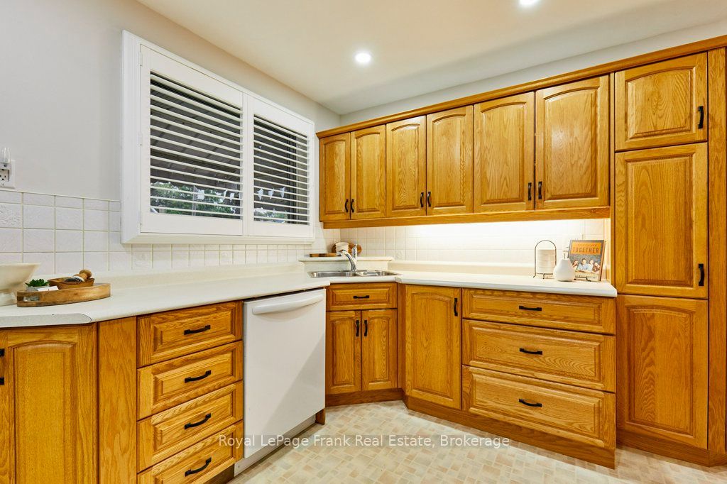 15111 Simcoe Street Property Photo 15