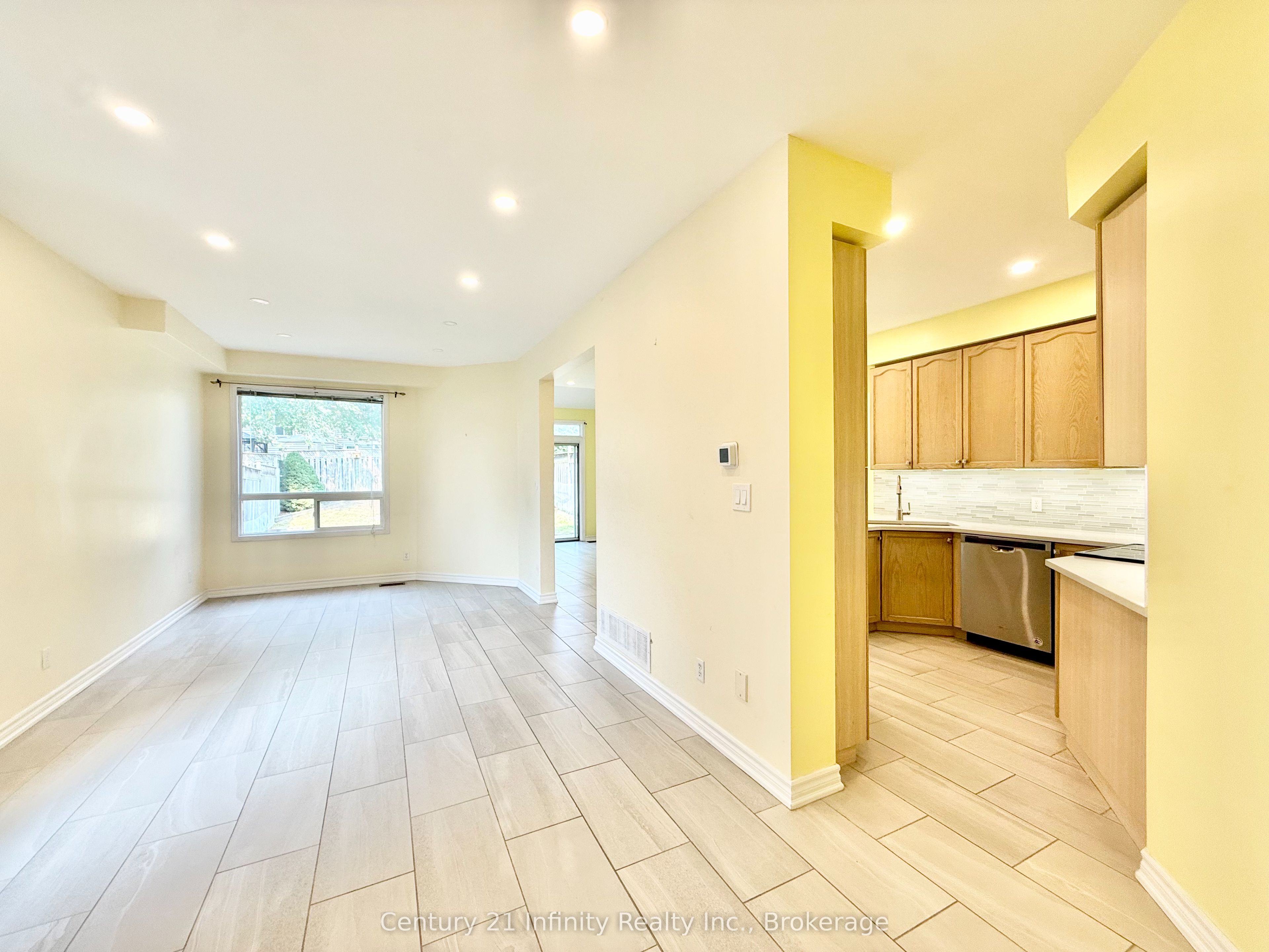 1171 Springbank Drive Property Photo 6