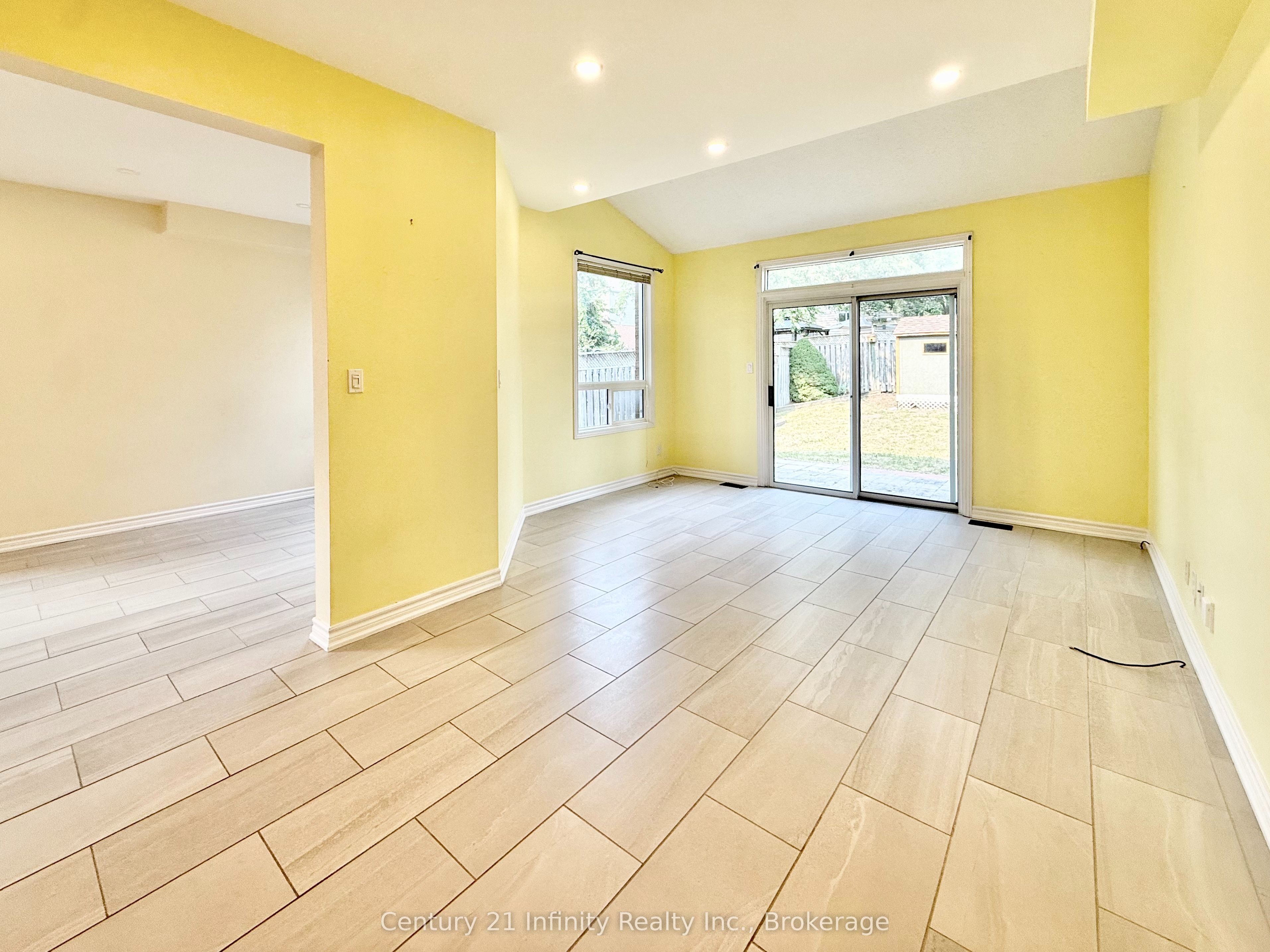 1171 Springbank Drive Property Photo 13