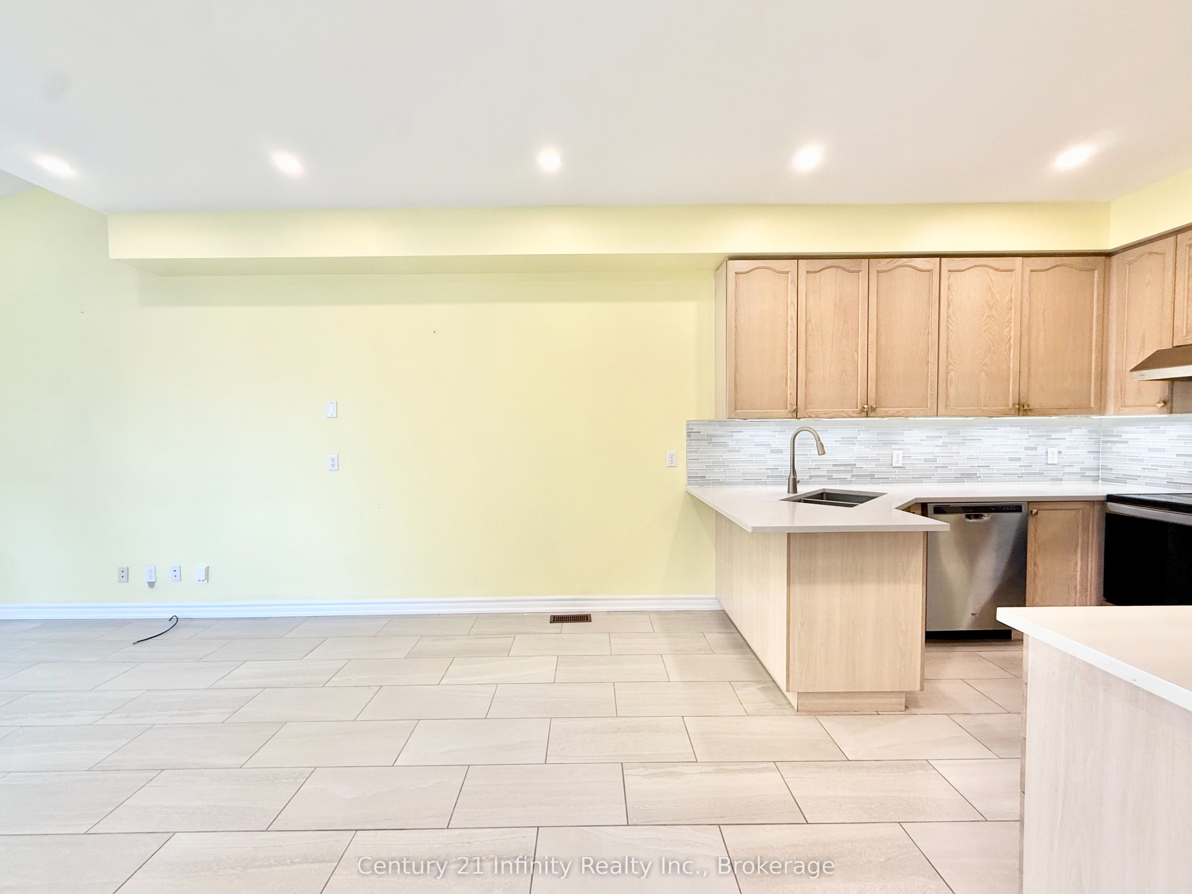 1171 Springbank Drive Property Photo 15