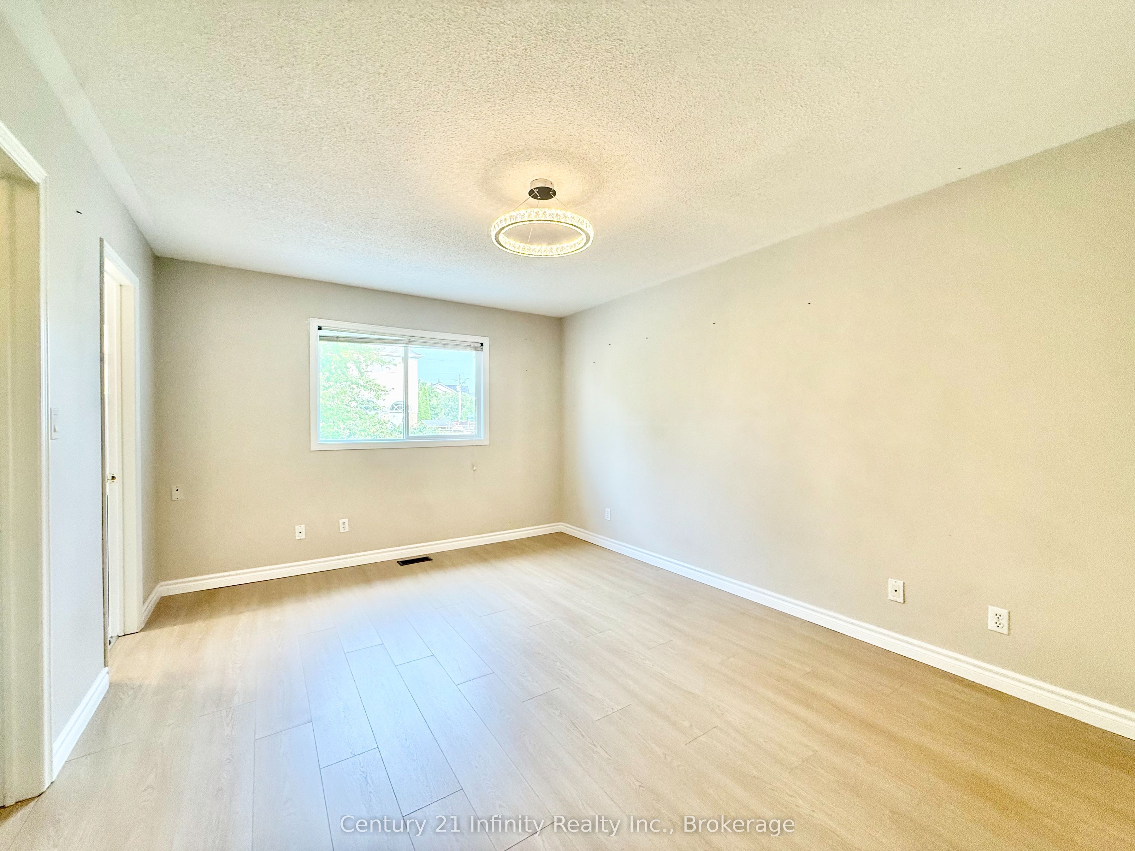 1171 Springbank Drive Property Photo 31