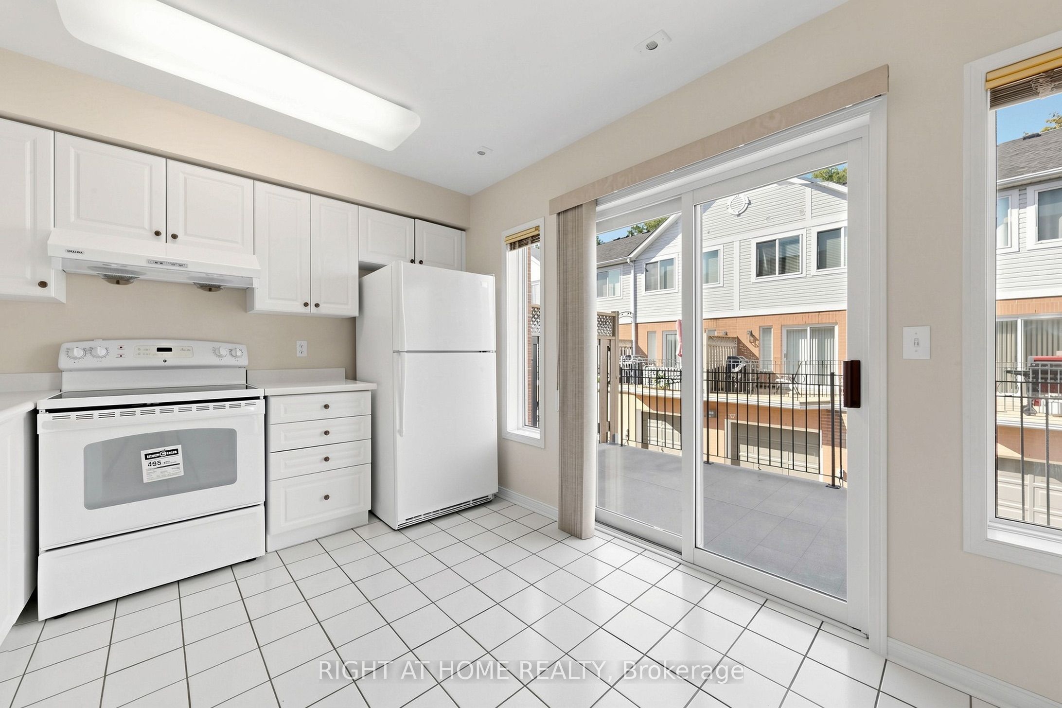 83 Mondeo Drive 130 Property Photo 8